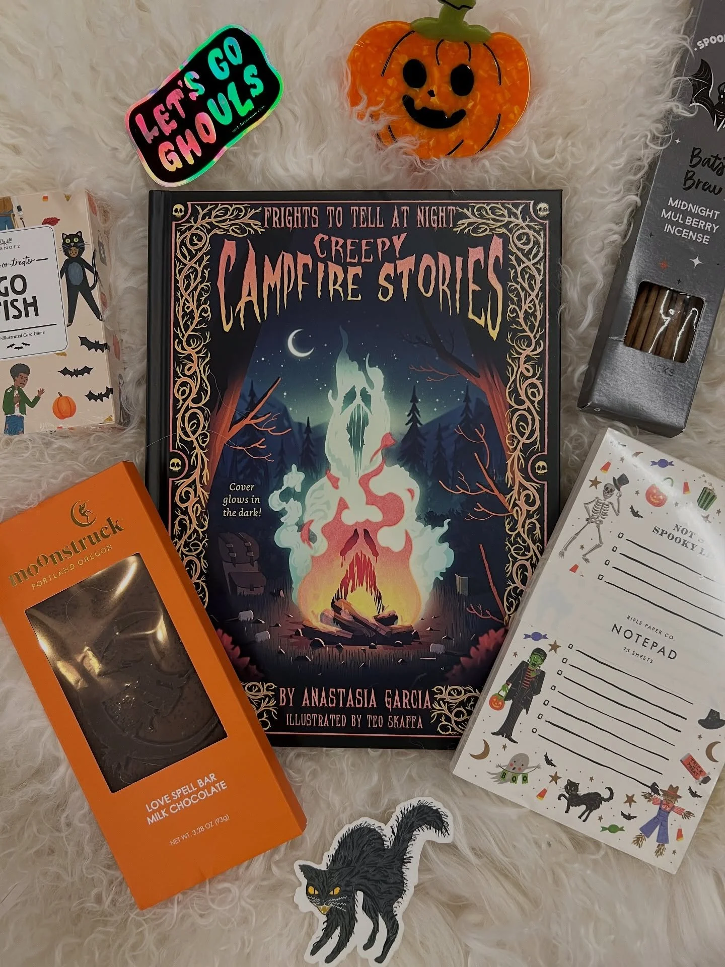 It's Halloween week! Come check out our awesome Halloween decor, gifts, and goodies! 🎃🦇