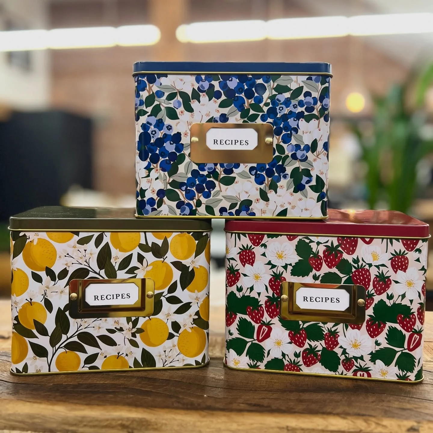 Looking for the perfect recipe organizer? We&rsquo;ve got you covered! Shop these styles and more! ⏲️🍳