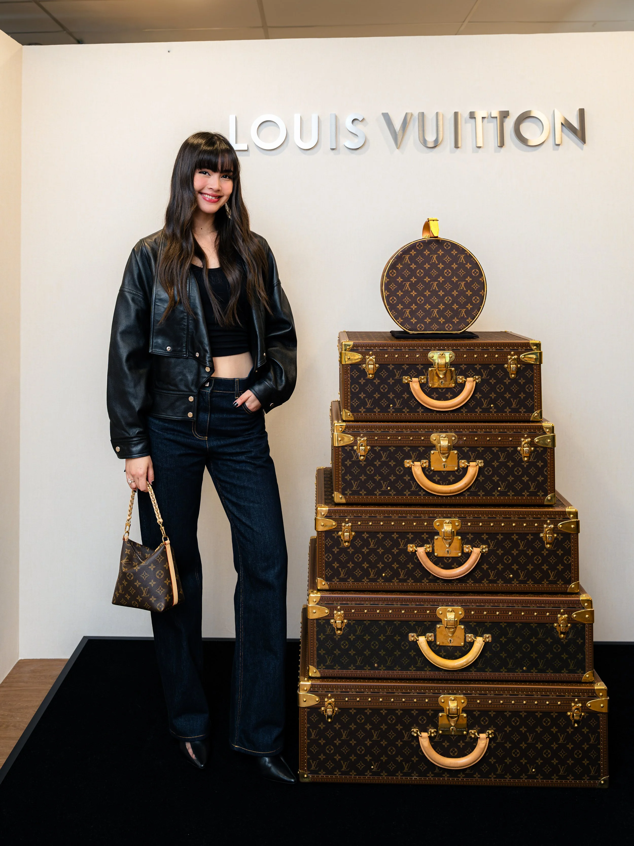 Luxury event and celebrity photography in Singapore by Han Yang Tay Photography, featuring Thai actress Yaya Urassaya at the Louis Vuitton LVMH Suite during the F1 Singapore Grand Prix 2026. Professional photography for luxury brands, VIP events and 