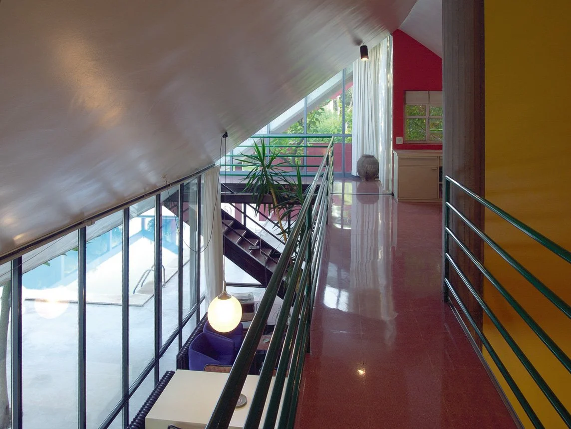 INT. RECIENTE 001.jpg