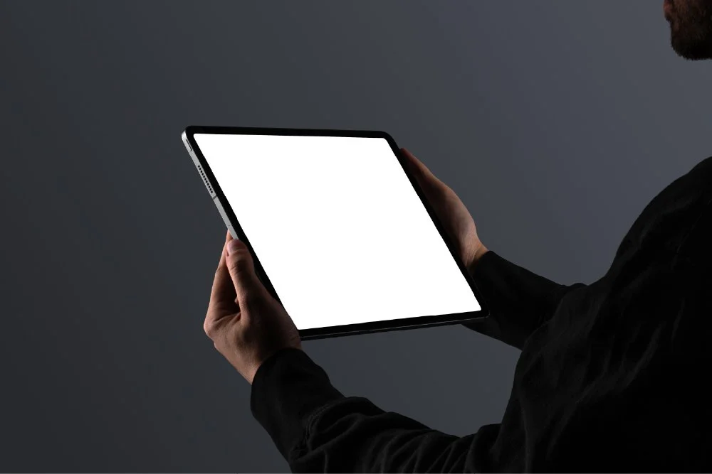 Graphic-and-web-design-mockup-Holum-Studio1_8.jpg