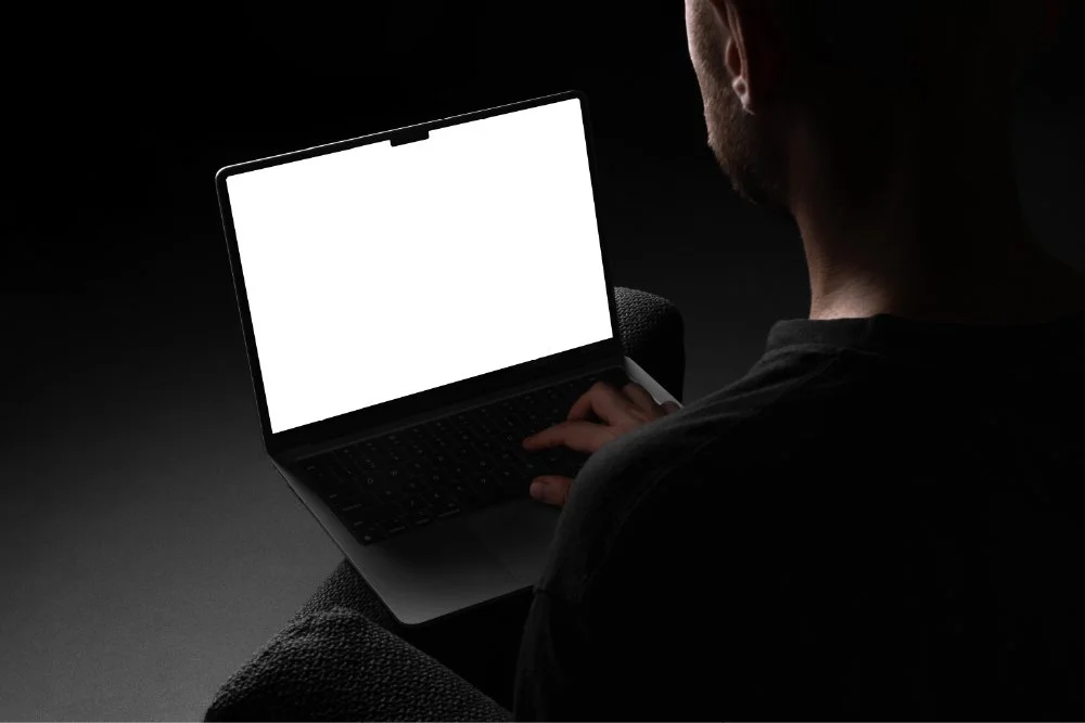 Graphic-and-web-design-mockup-Holum-Studio1_18.jpg