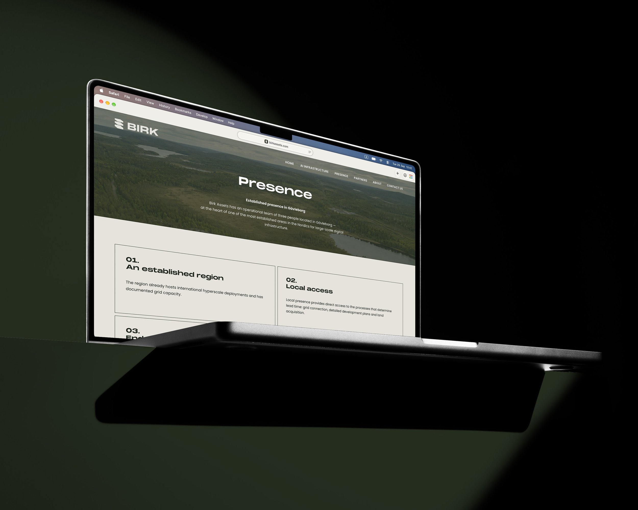 MacBook-Pro-mockup-null-series-02.jpg