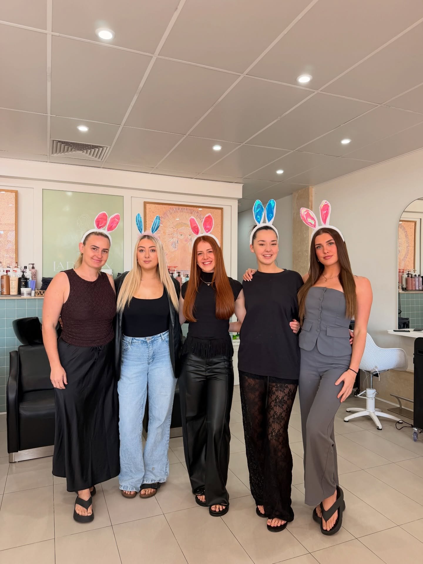 Happy Easter from your LL girls 🎀💌

Wishing everyone a fun, wholesome &amp; safe Easter long weekend filled with yummy food 🐣🐰 

Just a P.S. we will be closed until Tuesday 7.04 to enjoy the long weekend - replies will be responded to then, in me