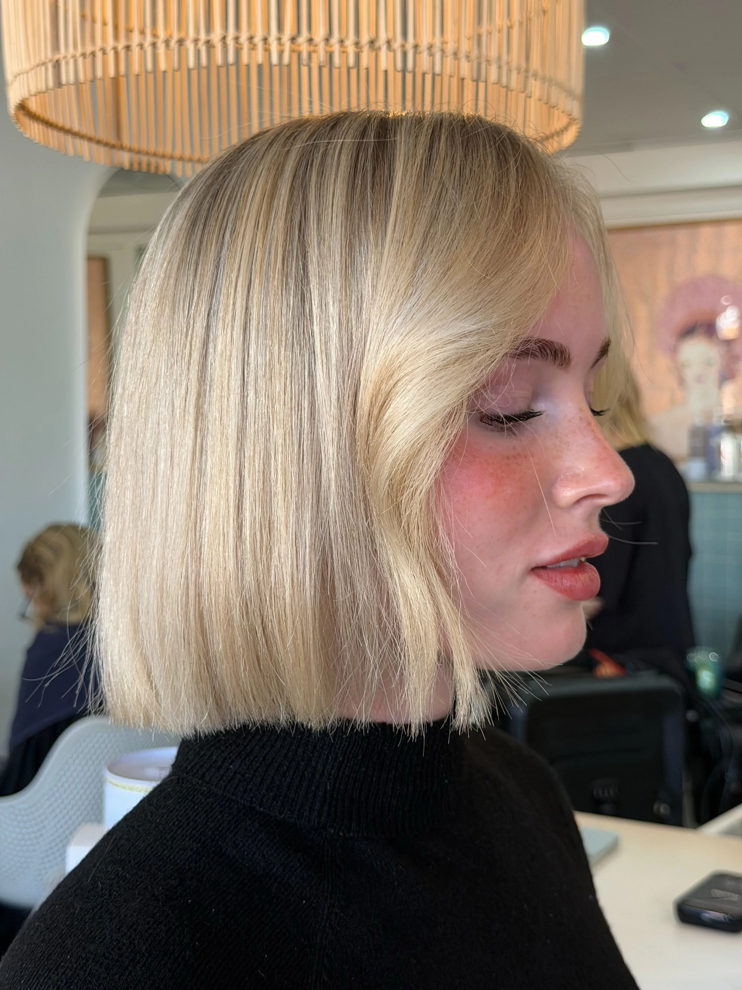 Oh you thought we were done posting her?

Absolutely not.

It&rsquo;s true what they say, a major hair transformation just makes everything in life better.

#joondaluphairsalon #perthblondespecialist #perthhairsalon #perthhairstylist 

bronde hair | 