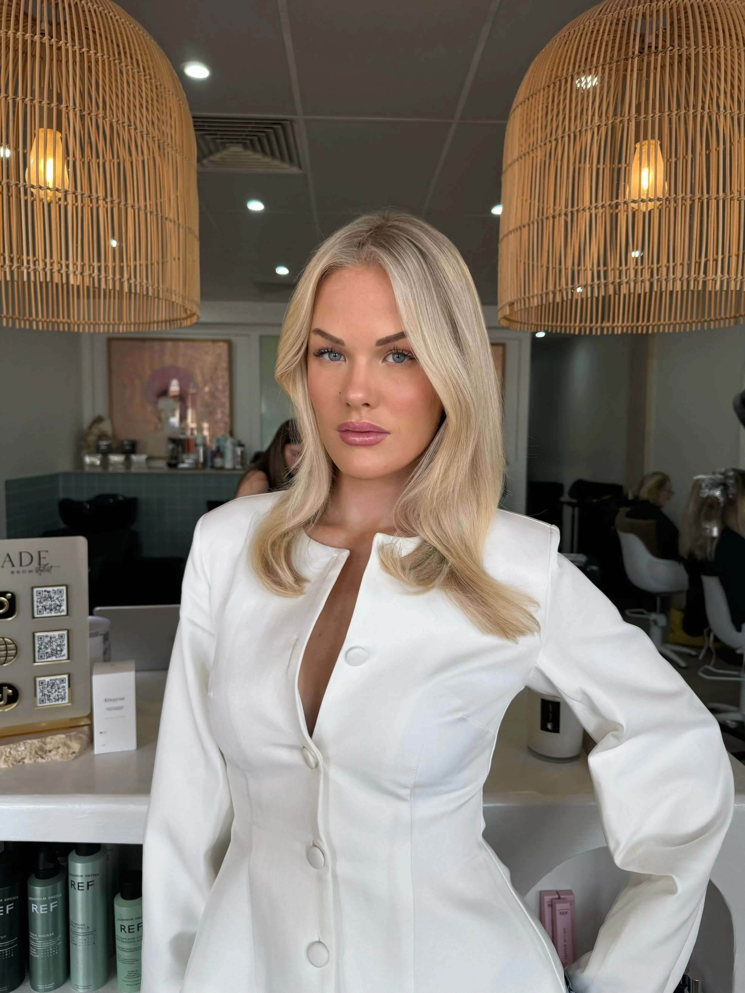 Oh we are sooooo engagement party ready 💍

Our beautiful gal @kia_buckley in for her blonde up session (slightly over due, but she&rsquo;s a busy gal!) and it&rsquo;s all in prep for her engagement party 🫶🏻

Kaylah did a half head of foils service