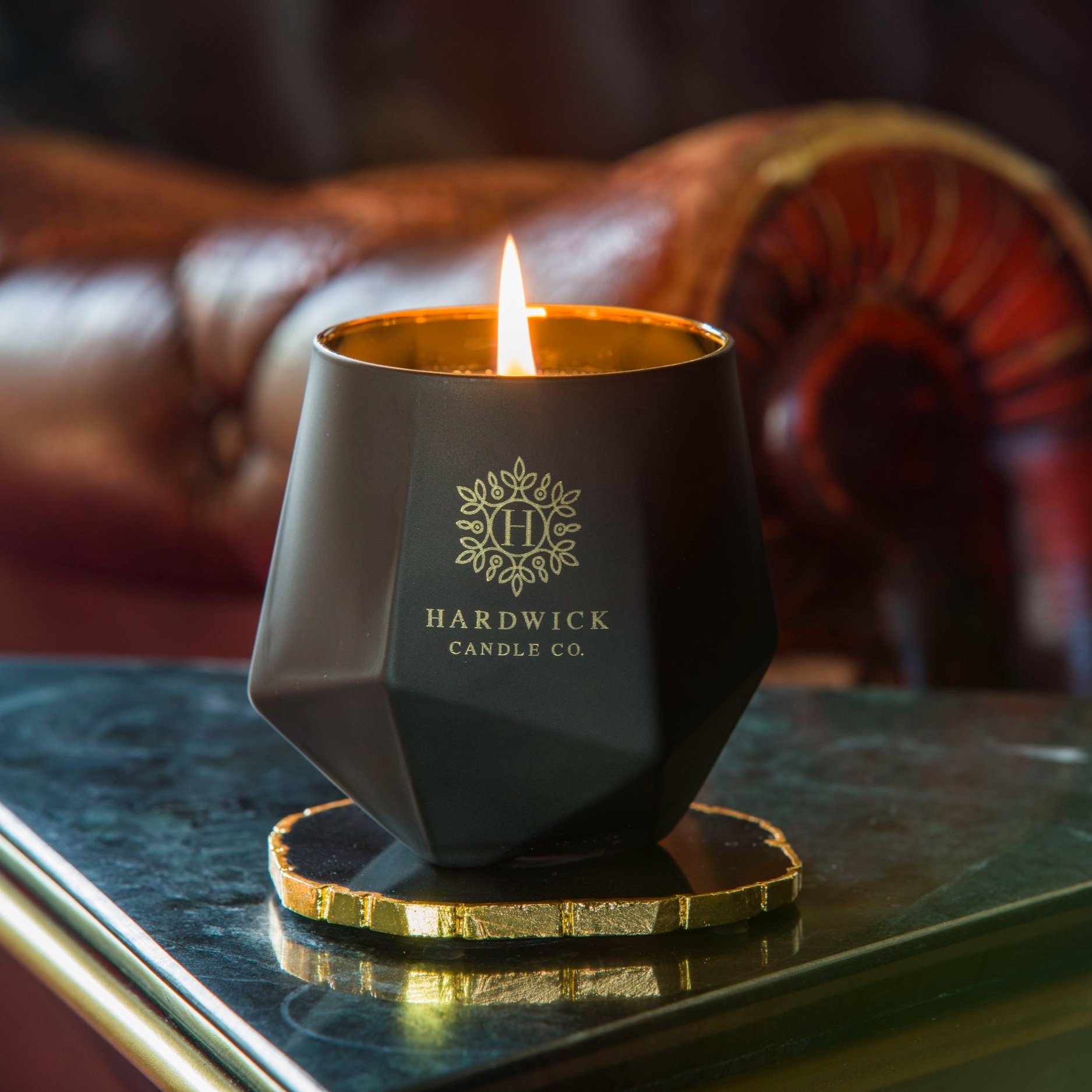 Luxury Oud & Jasmine Aromatherapy Candle