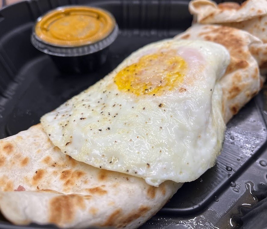 🍳NEW BLOG ALERT🍳

Are you hungry and looking for a fresh downtown lunch option today (or really any day)? Well look no further! @stephenfloyd headed over to @firstmilecantine and wrote a blog about it just for you. Talk about literal freshness as t