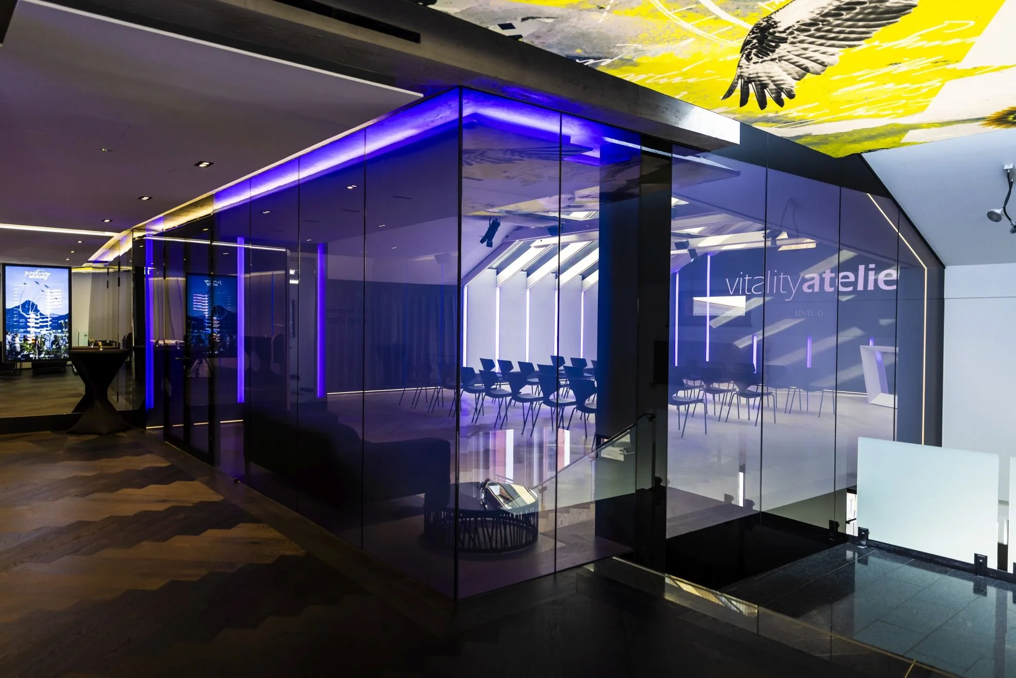 scalaria-eventlocarion-design-lobby-new-art-leuchtrahmen-glas-virtality-atelier.jpg