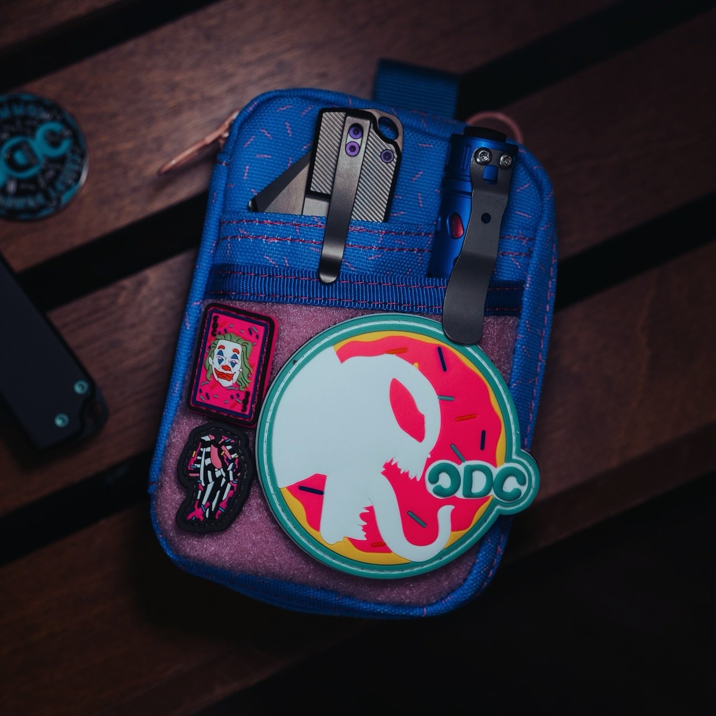 🚨 Your Ultimate EDC Just Got Sweeter! 🍩

(BLACK FRIDAY SALE CODE: BF25)

🔦 Flashlight Features:
	&bull;	Compact &amp; Powerful: 550 Lumens in a 3.35&rdquo; frame!
	&bull;	Durable Build: Blue anodized aluminum body with a pink tube (customize with 