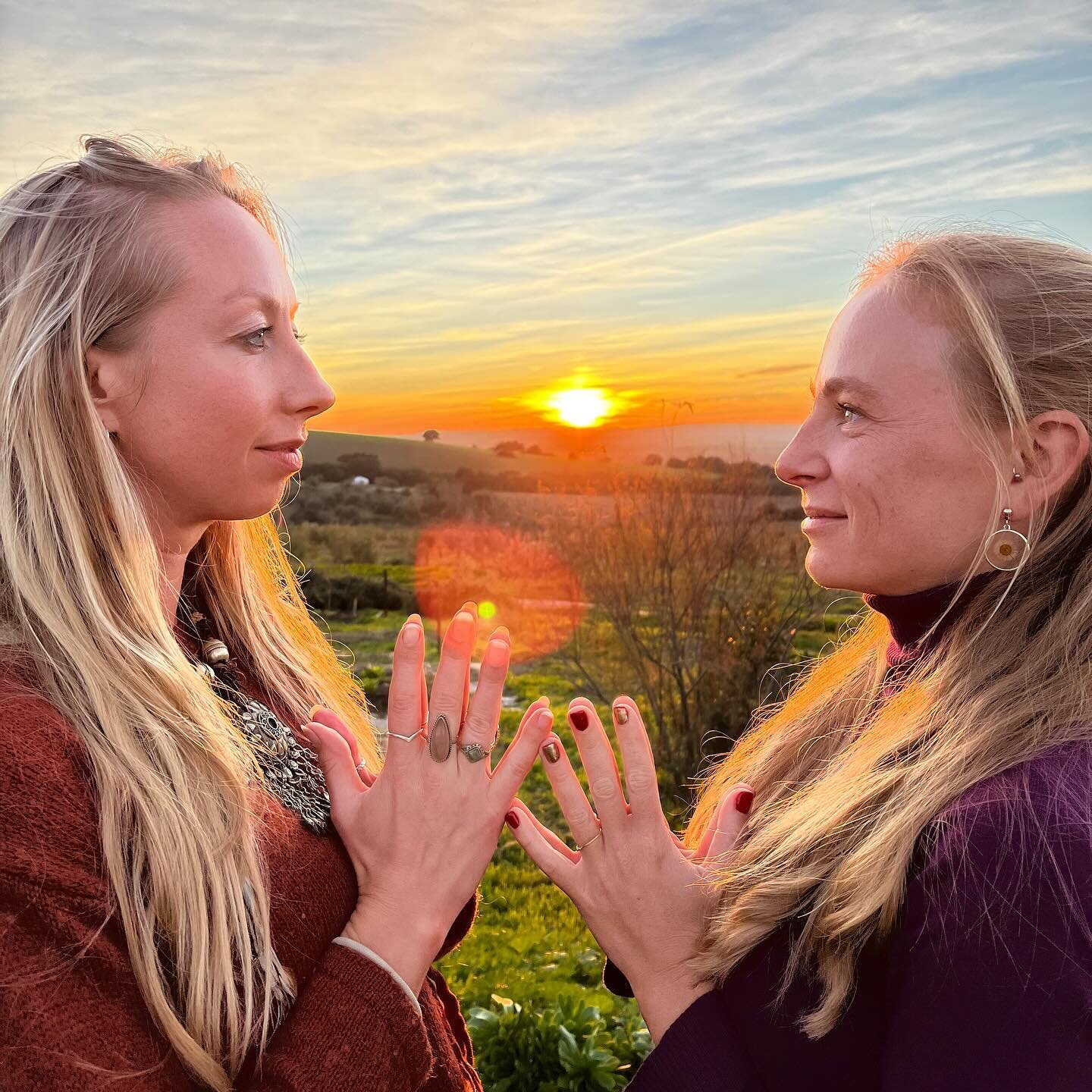 Friends, let's get ready for the ultimate EASTER holiday🌞🌷🧘&zwj;♂️ Join us for 5 nights in Andalusia for our 𝕍𝕚𝕓𝕣𝕒𝕟𝕥 𝕊𝕡𝕚𝕣𝕚𝕥 Retreat @suryalilayoga 

@malva.yoga &amp; me have created a rejuvenating program with Yoga, breathwork, medit