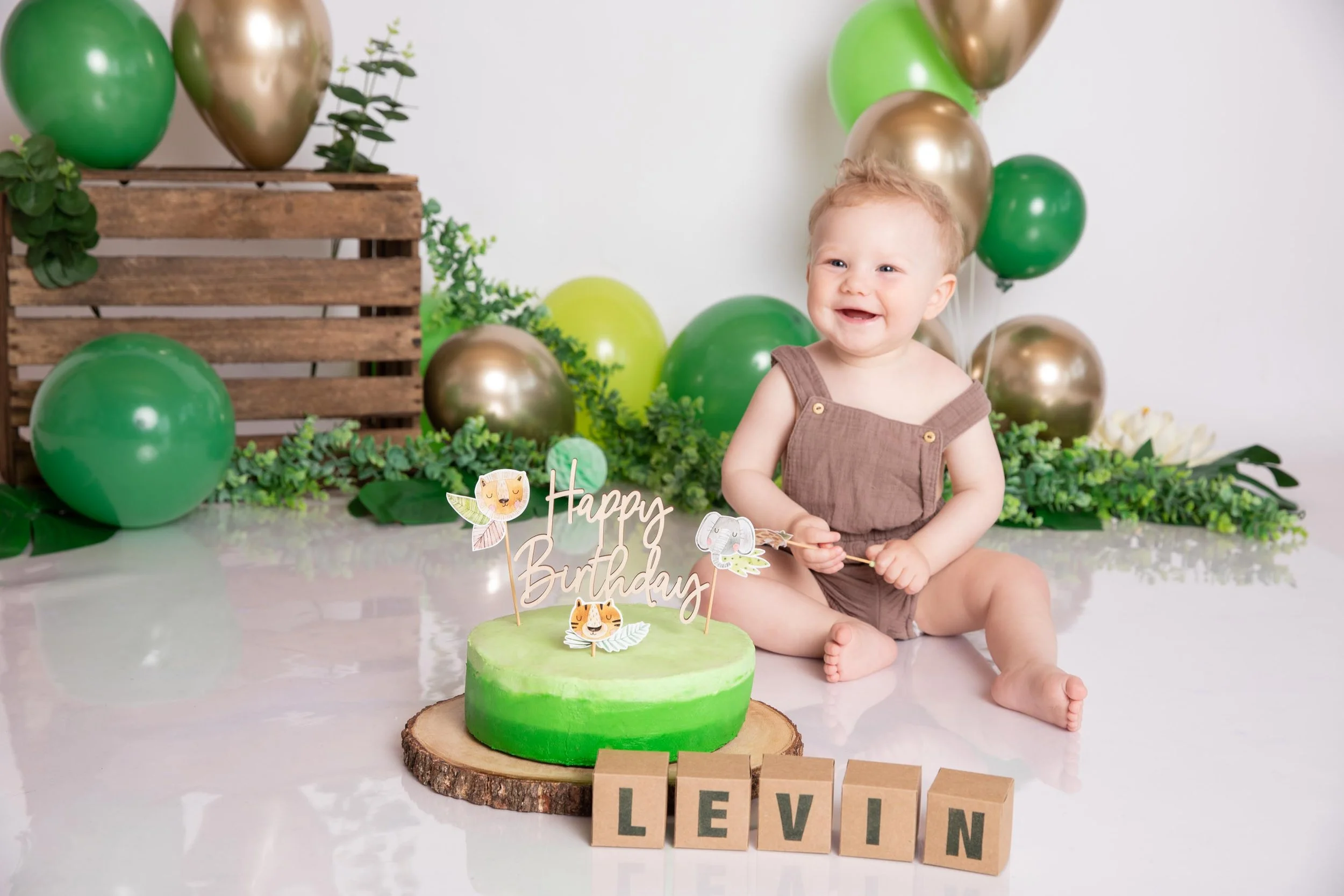 Cakesmashshooting im Studio grüne Dekoration