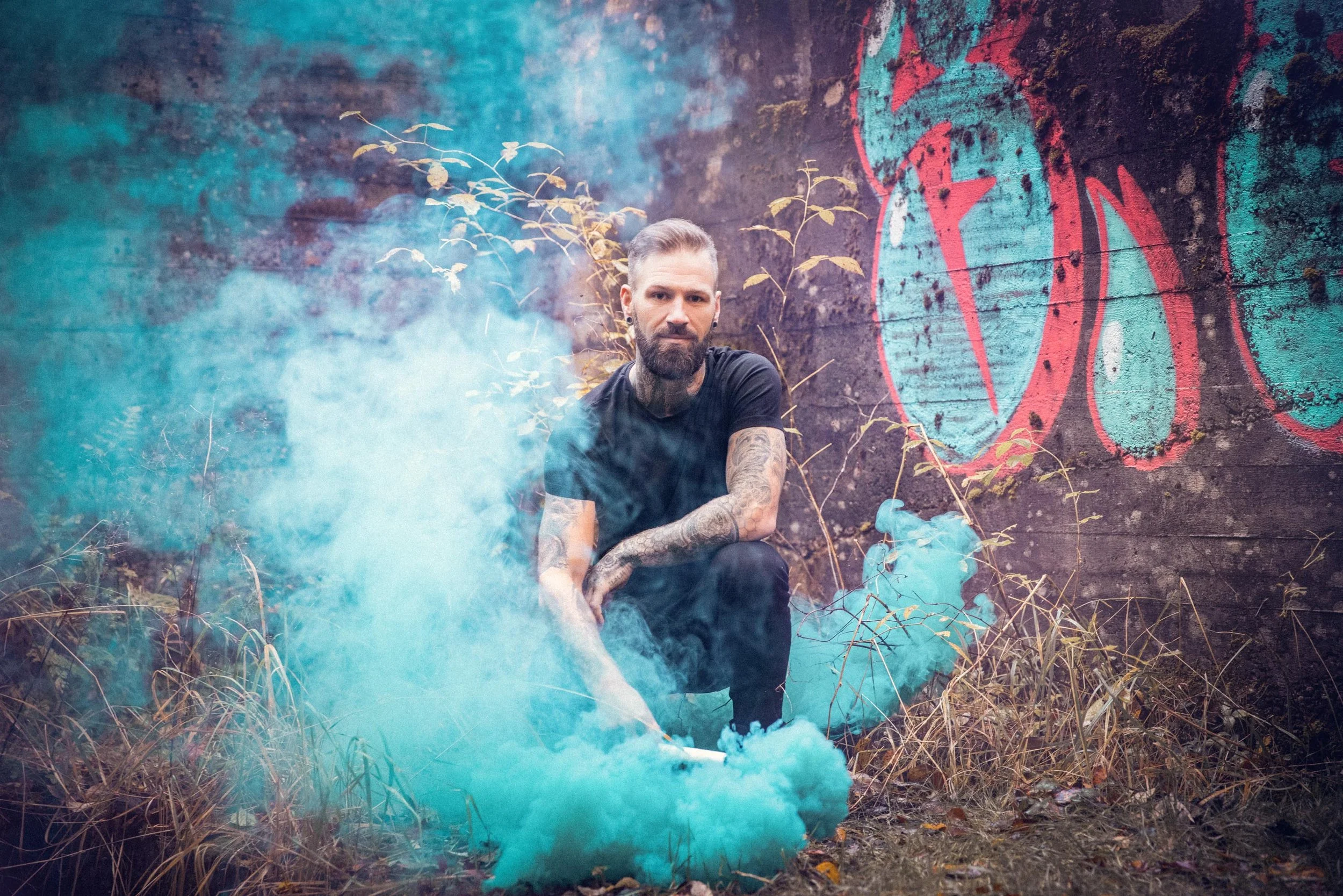 Rauchbomben männliches Porträt