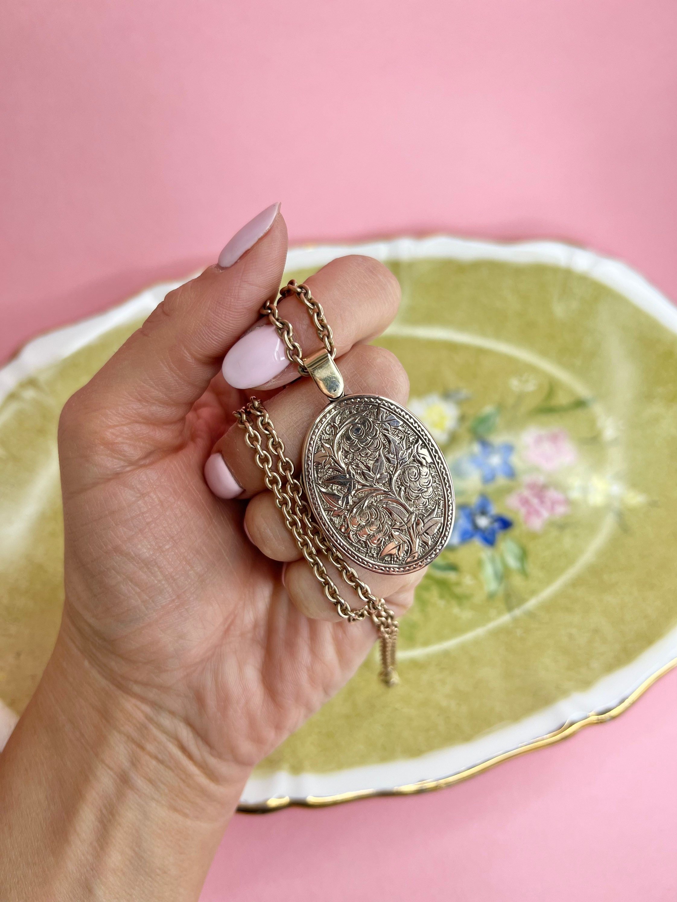 https://i.etsystatic.com/25202198/r/il/6cdb2c/3926841384/il_fullxfull.3926841384_psro.jpg