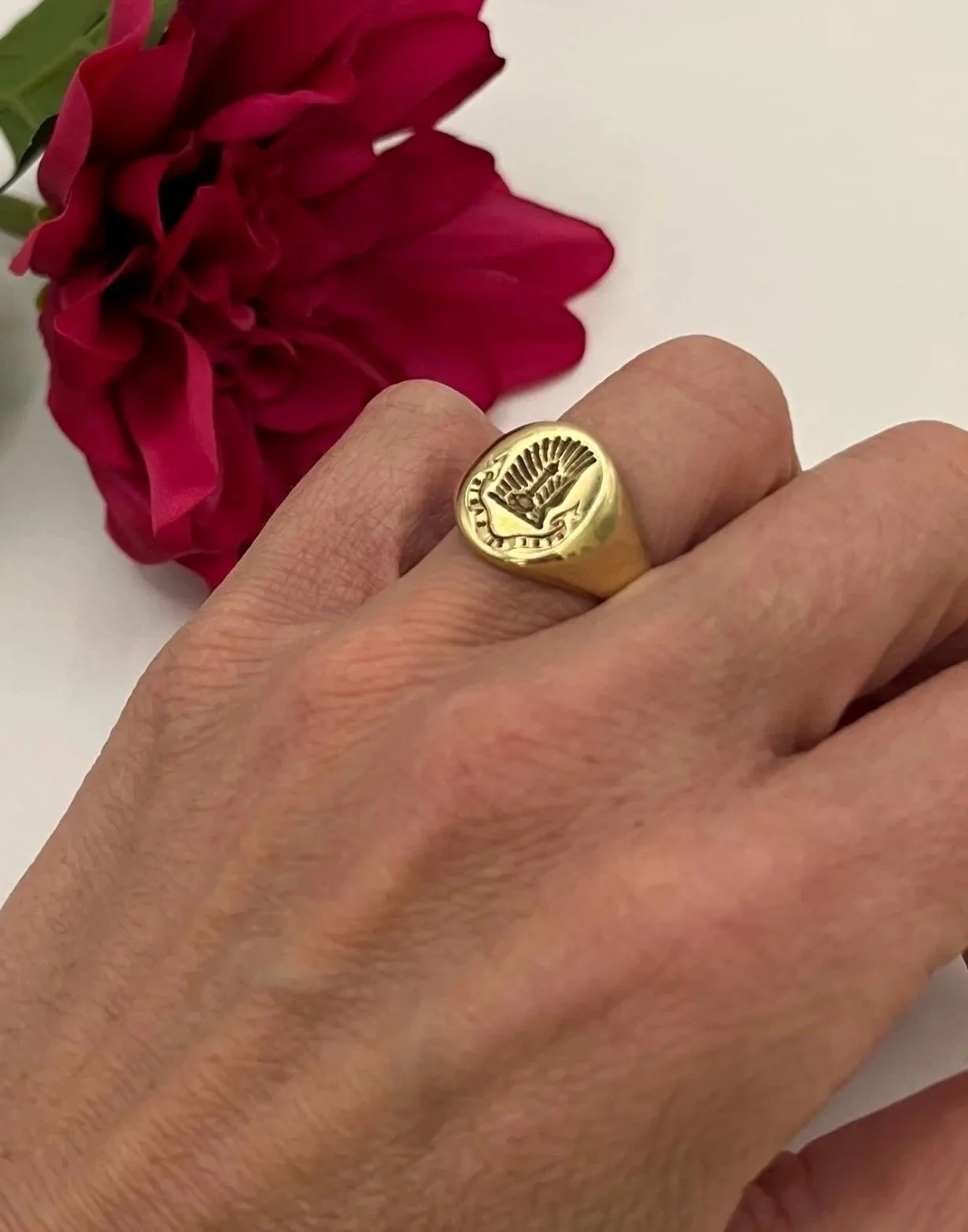 Vintage 9ct Yellow Gold, Oval Shaped Intaglio Signet Ring