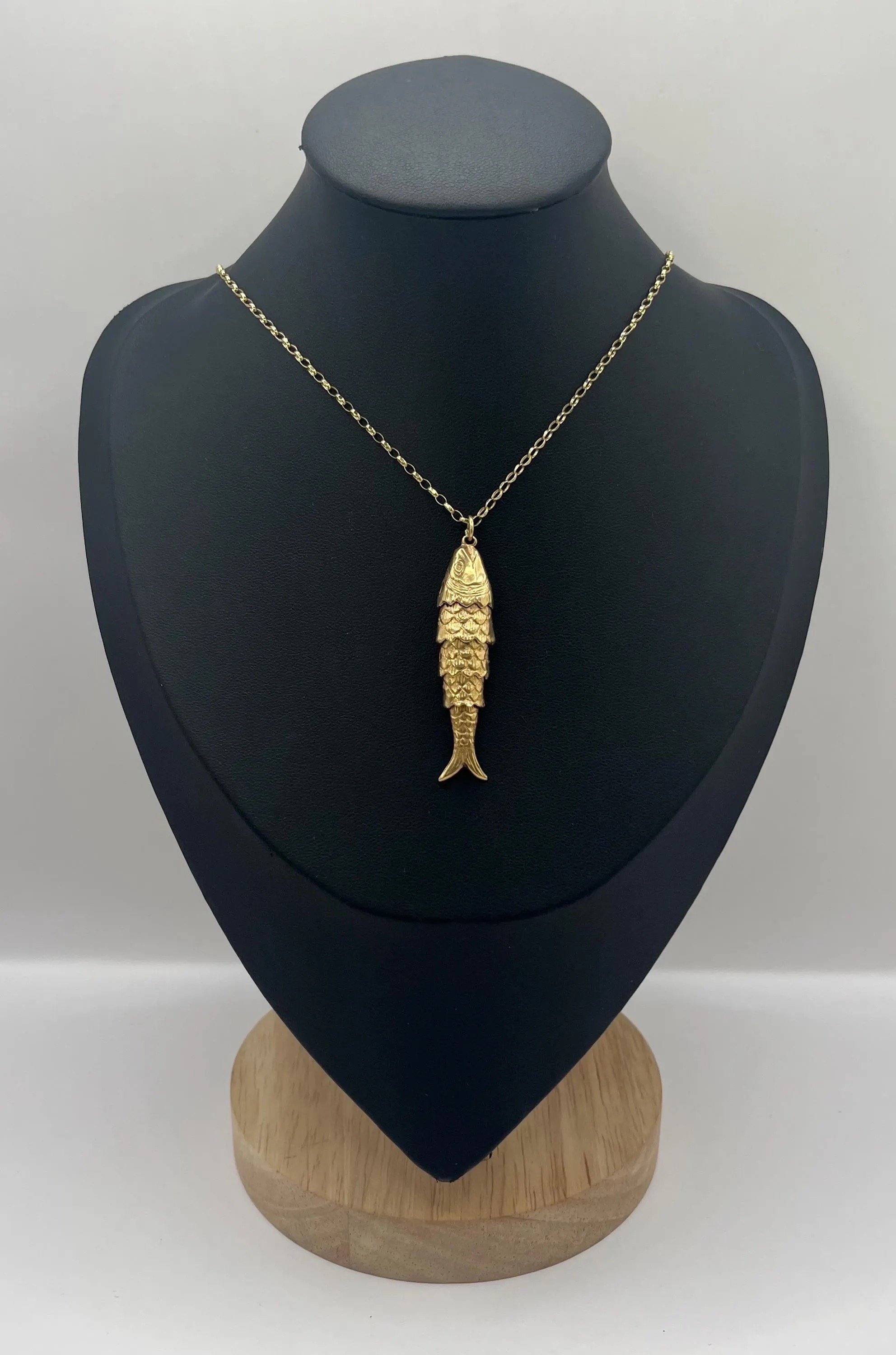 Vintage 9ct Gold Stamped, Hallmarked London 1965 Articulated Lucky Fish Pendant Charm