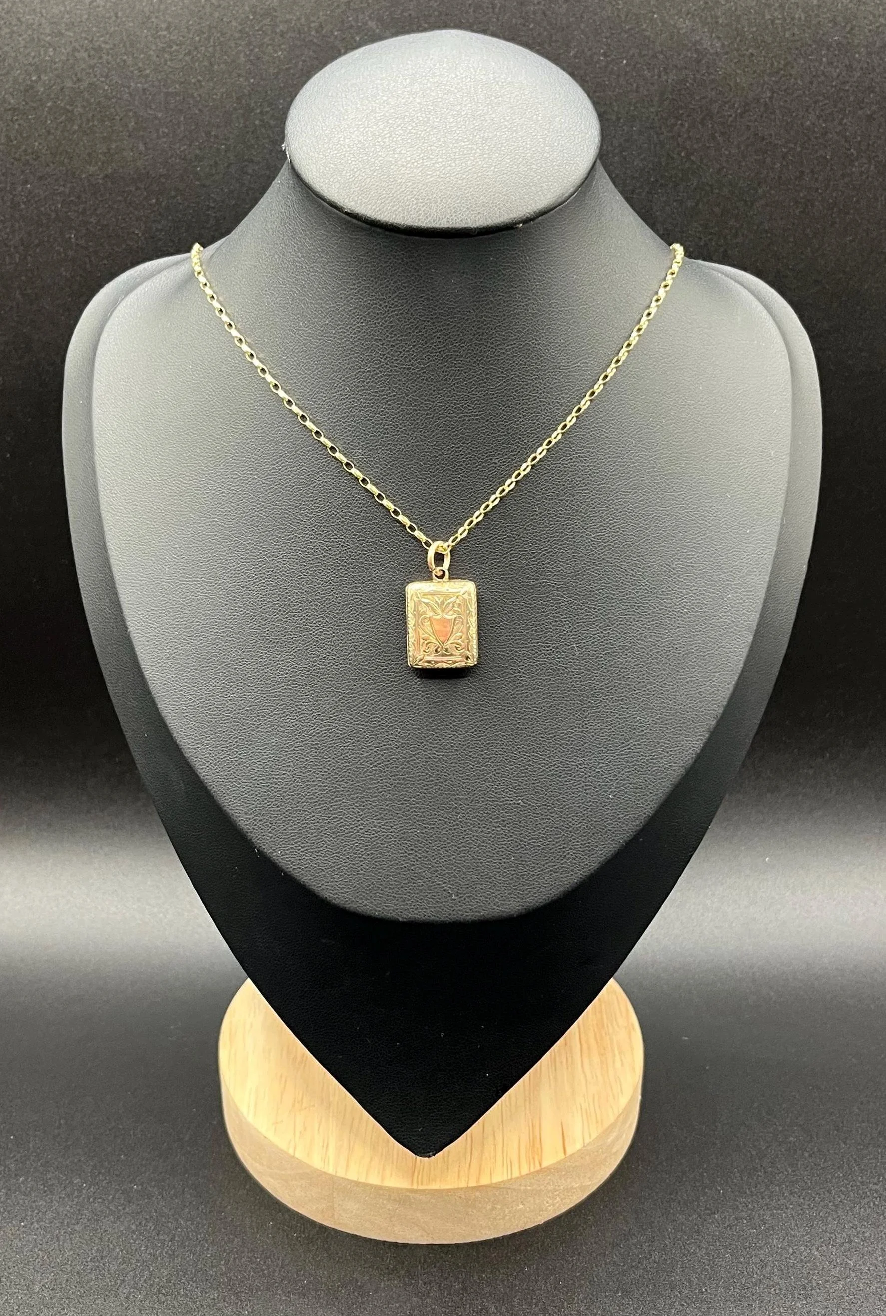 Antique 9ct Rose Gold Back & Front, Edwardian Floral Shield Engraved Rectangle Locket