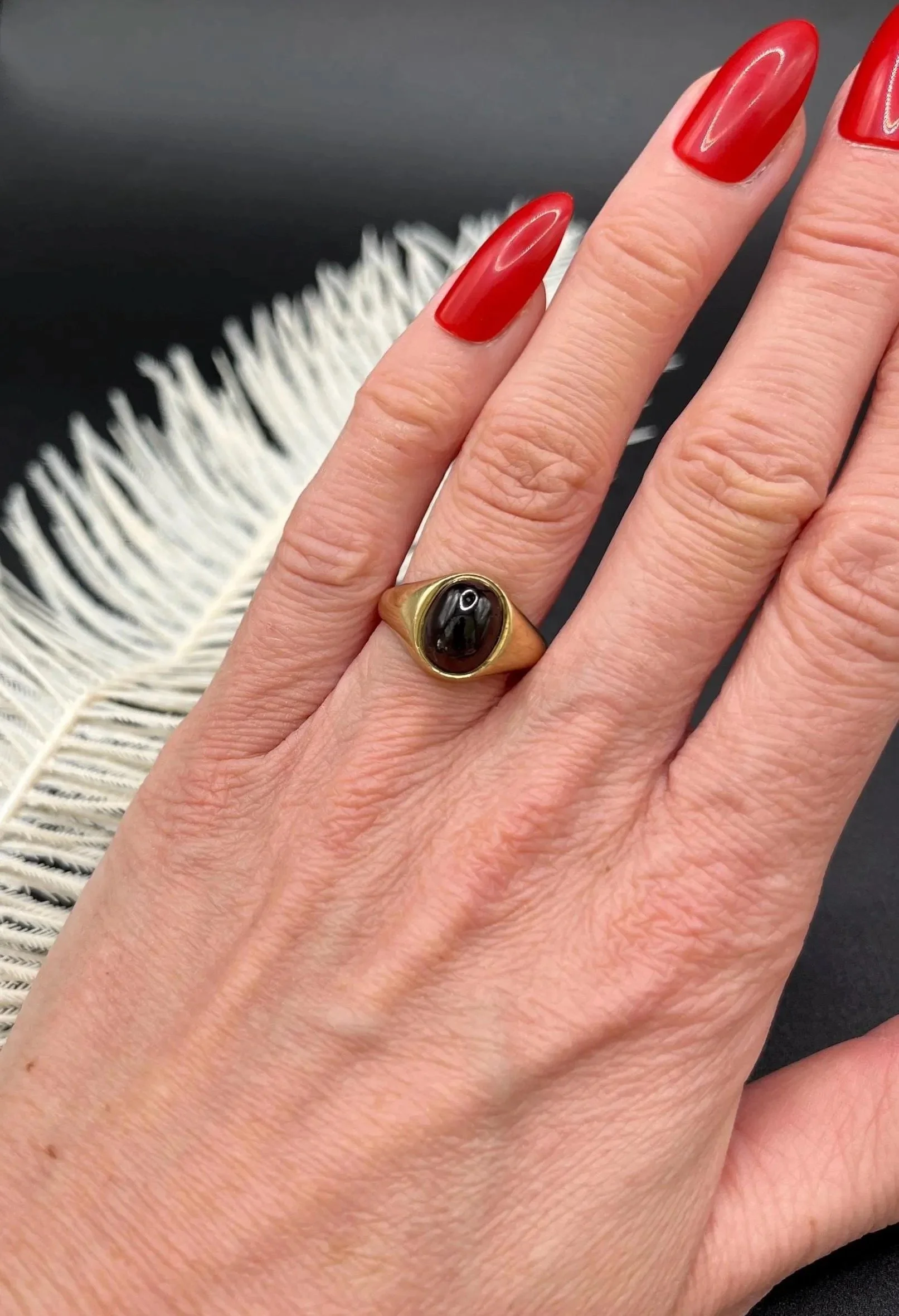 Vintage 9ct Yellow Gold Stamped, Cabochon Oval Garnet Ring, Hallmarked Birmingham 1973