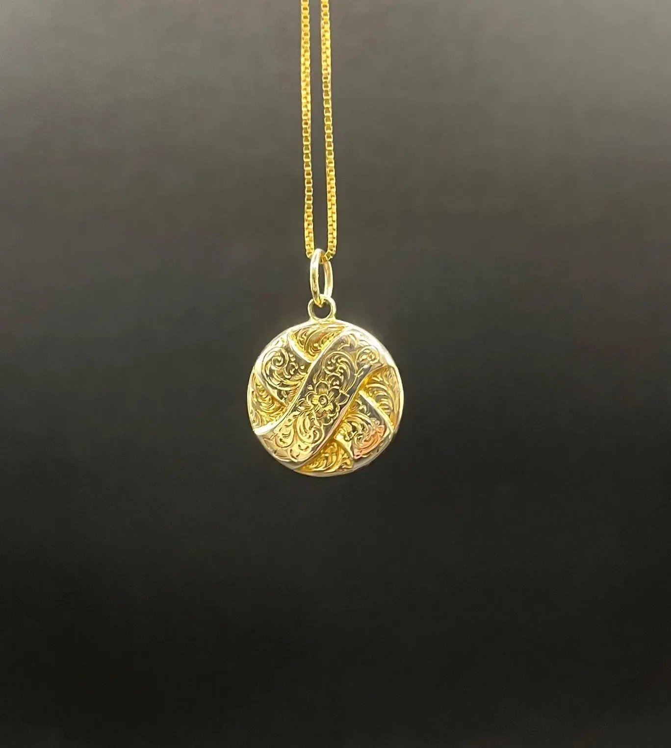 Antique 9ct Yellow Gold, Victorian Engraved Round Hair Locket, Circa 1880