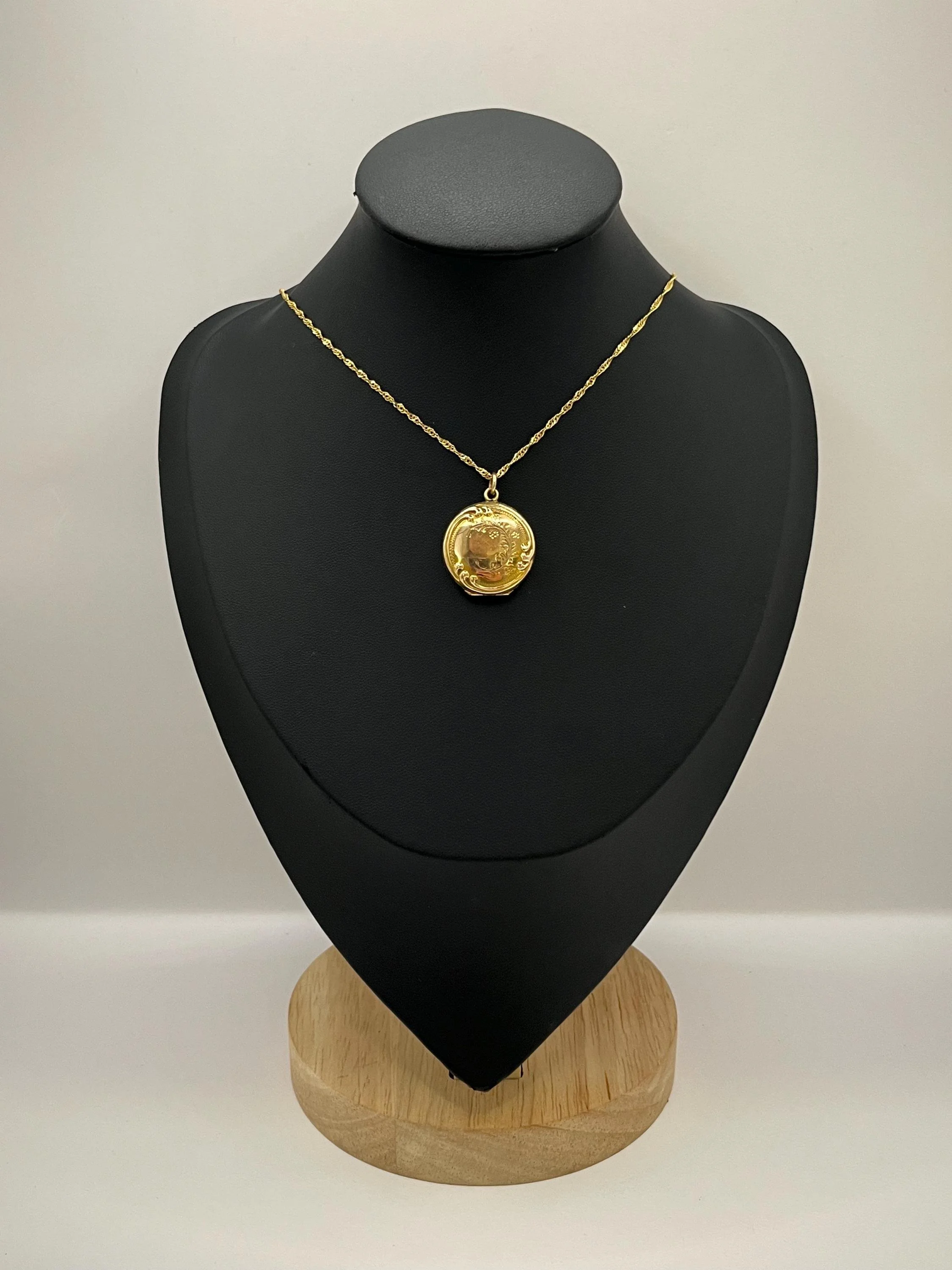 Antique 9ct Rose Gold Back & Front Edwardian Round Locket