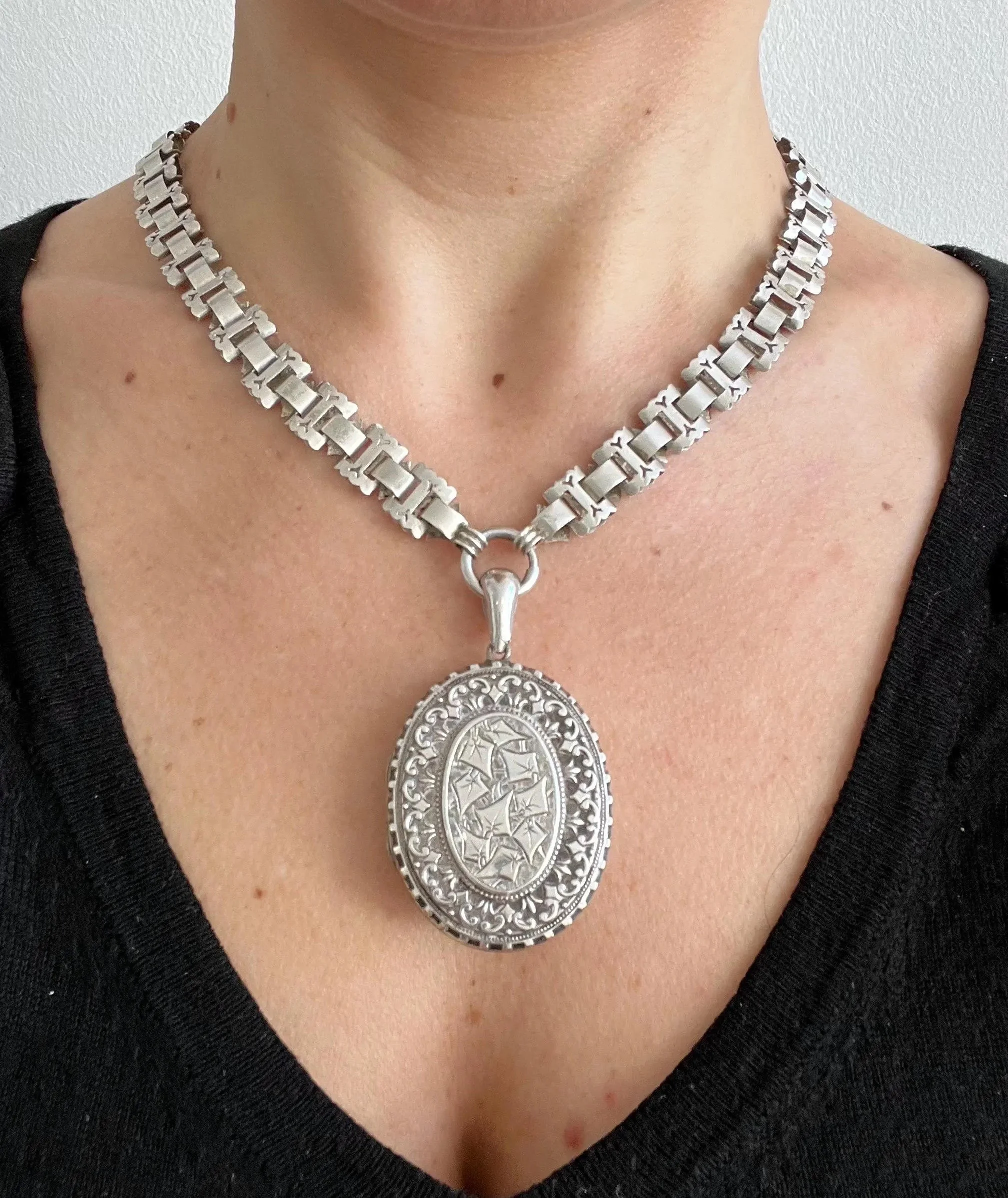 Antique Sterling Silver, Victorian Book Chain Necklace with Silver Ivy Engraved Locket