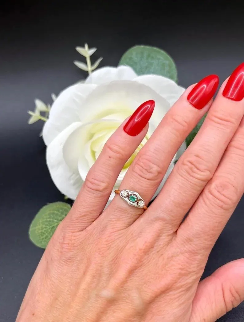 Antique 18ct Gold Stamped 1920s Emerald and Diamond Trilogy Ring