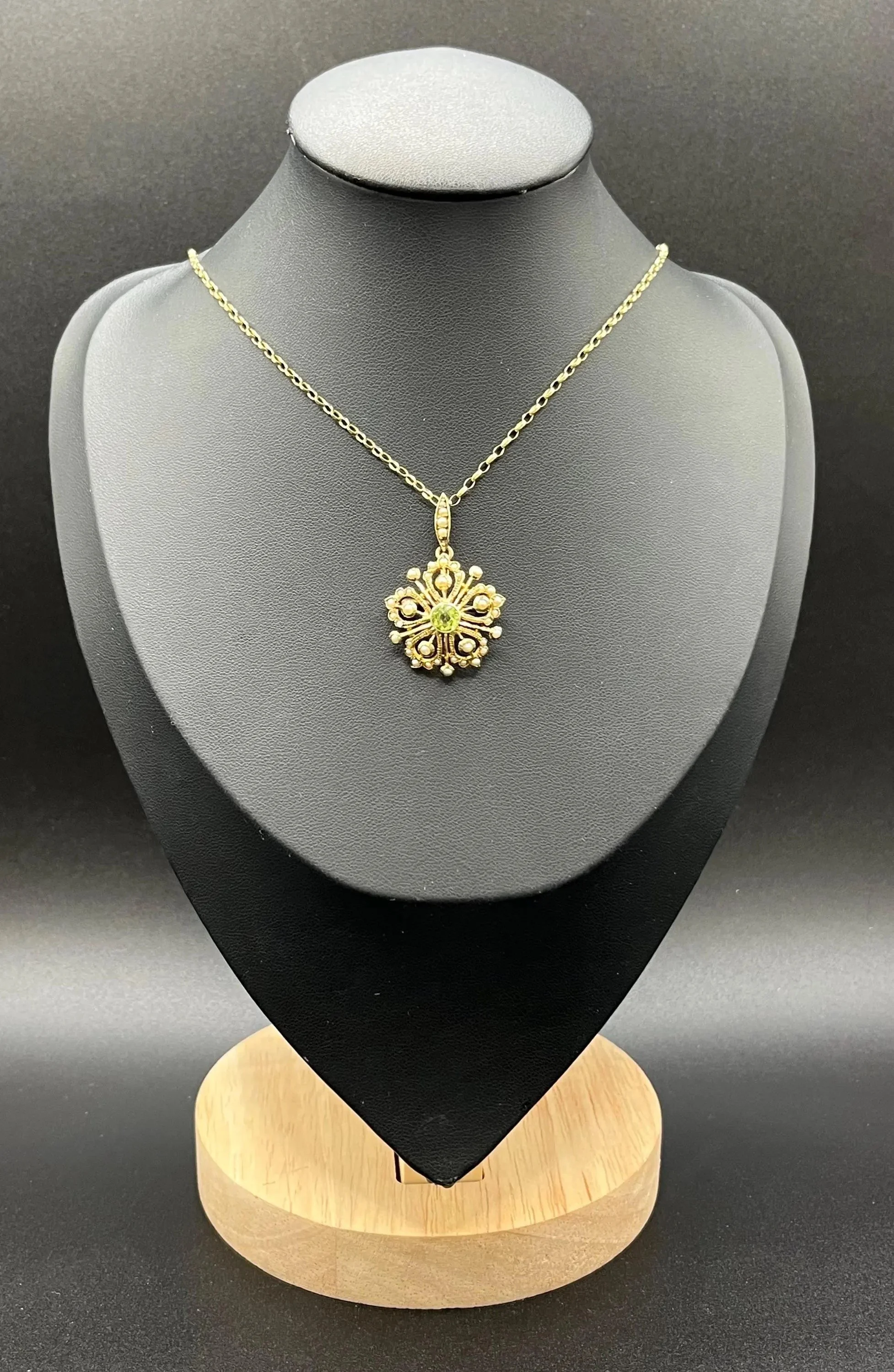 Antique 9ct Gold, Edwardian Peridot & Seed Pearl Pendant/Brooch