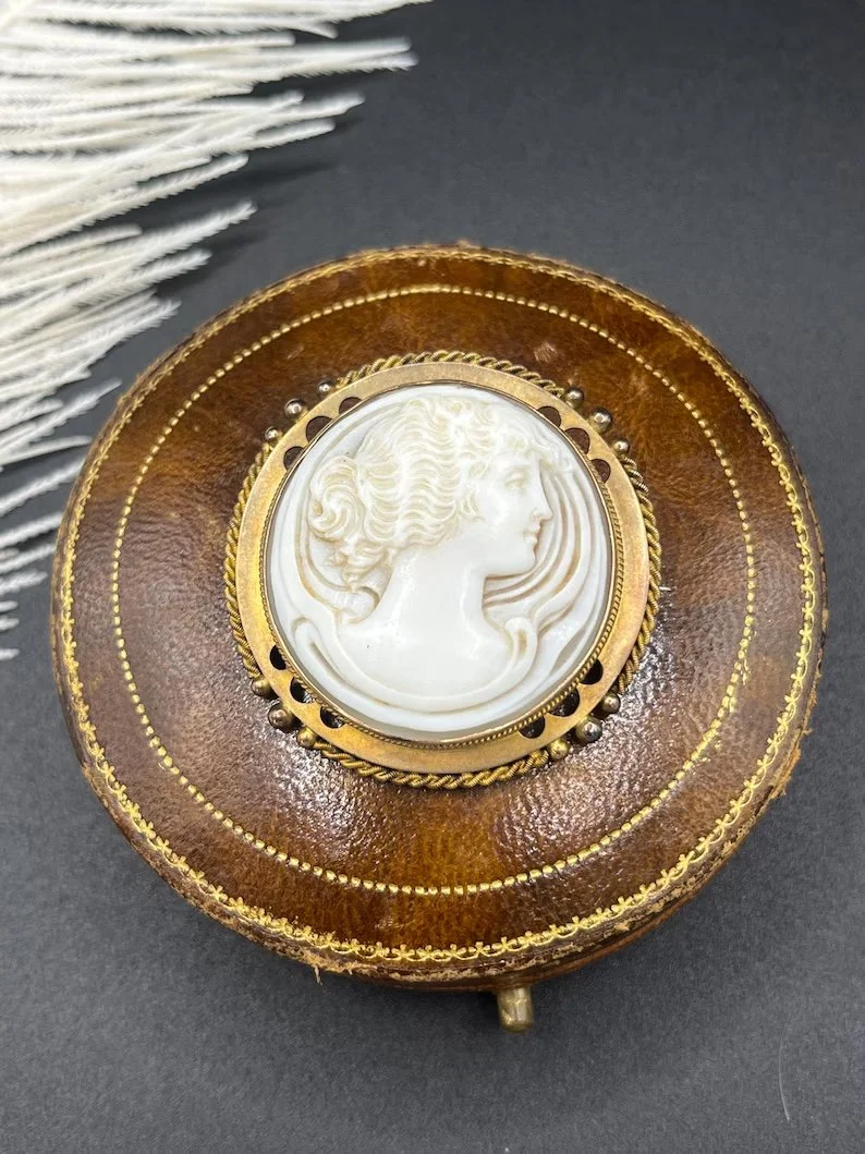 Victorian 9ct Gold Shell Cameo Brooch, Circa 1900