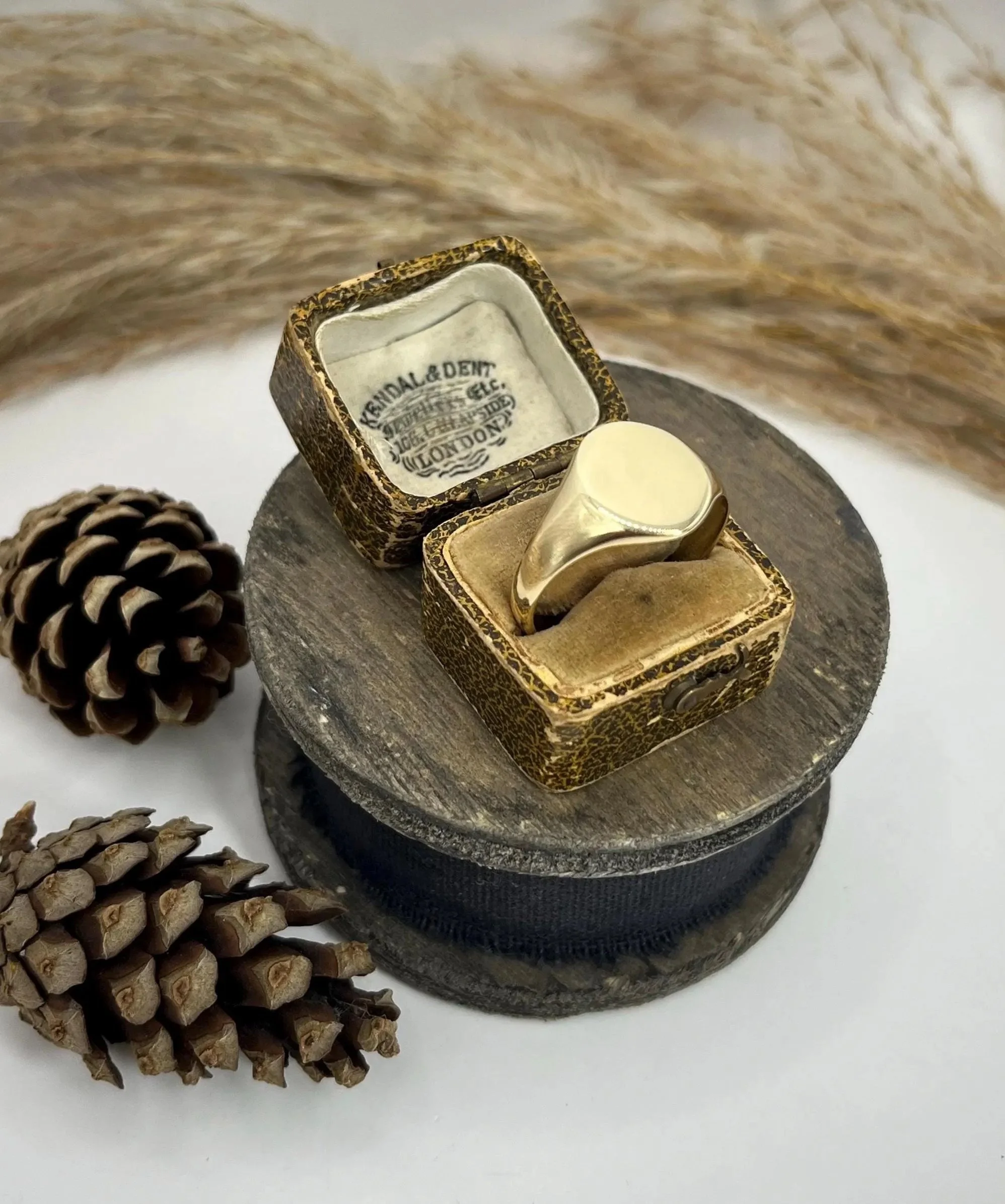 Vintage 9ct Yellow Gold, Oval Shaped Plain Signet Ring, Hallmarked Birmingham