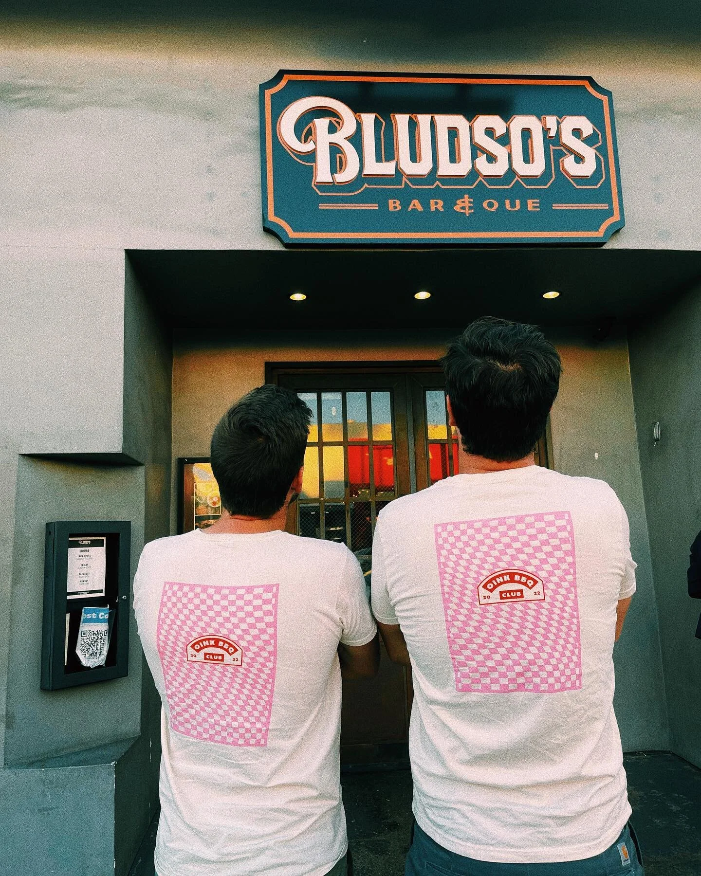 We&rsquo;re back! 

We kunnen al niet wachten om achter de BBQ te kruipen en jullie allemaal terug te zien op ons heerlijk terras 🙏

&Eacute;n oh nee - wij hebben niet stilgezeten 😏 tijdens onze vakantie gingen we op prospectie om zo onze gerechten