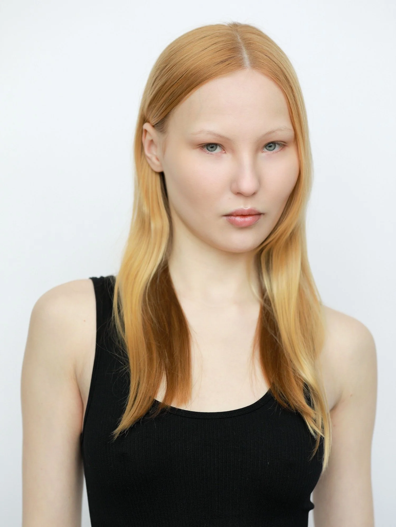 4-evelina-lola26-mag-model-agent-group.jpg