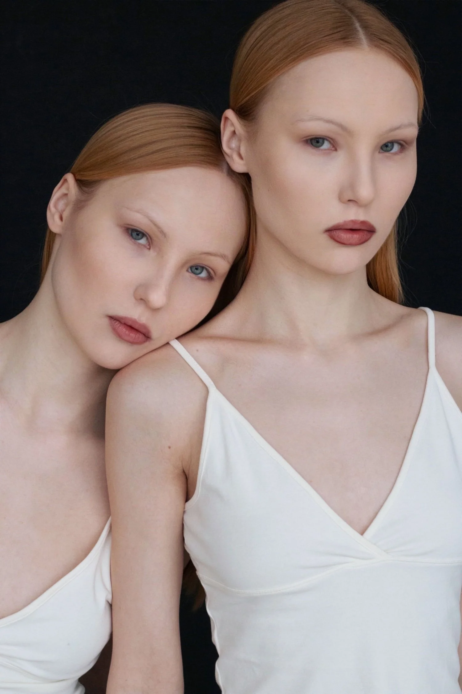 EVELINA &amp; LOLA