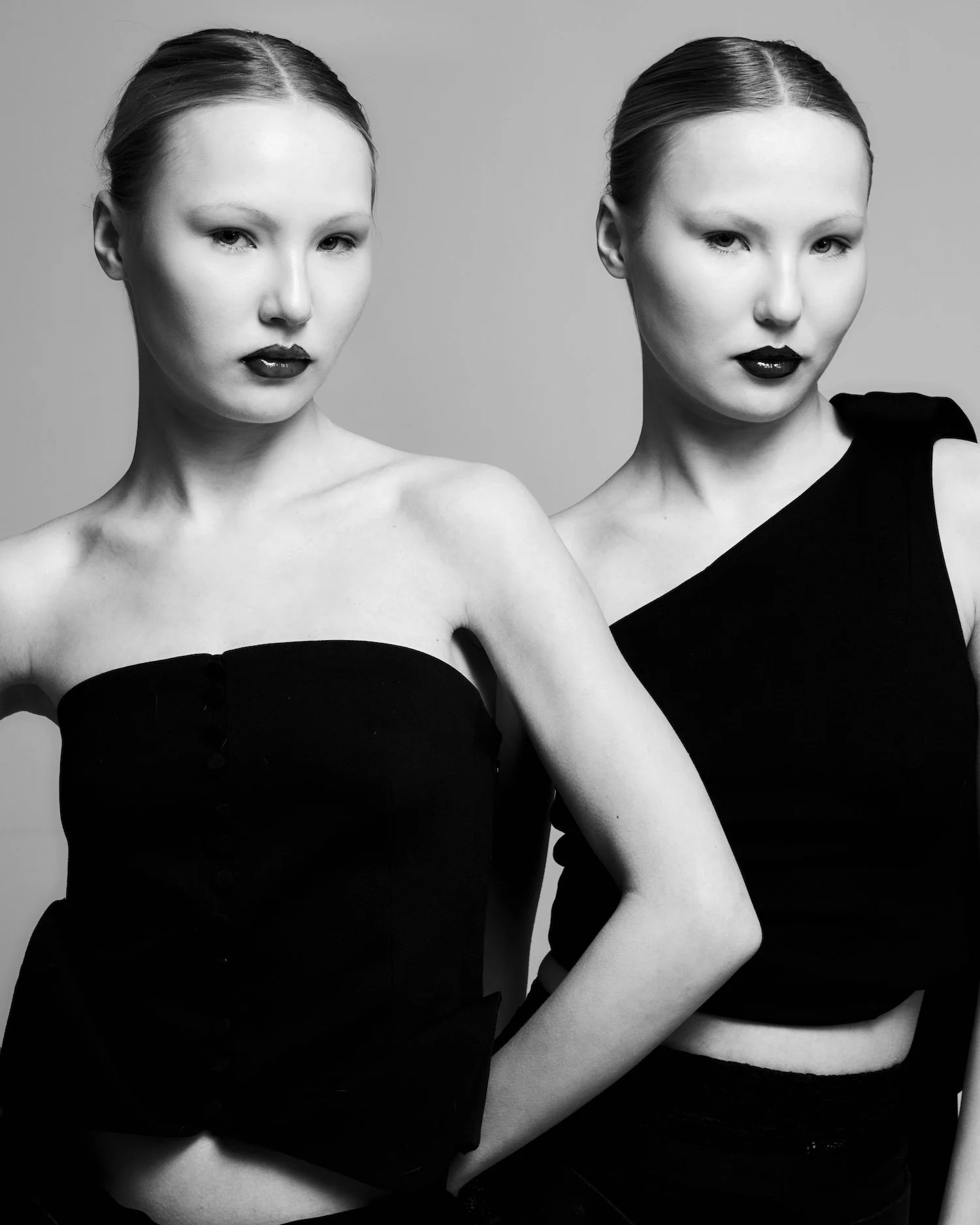 25-evelina-jan-2026-twins-mag-model-agent-group.jpg
