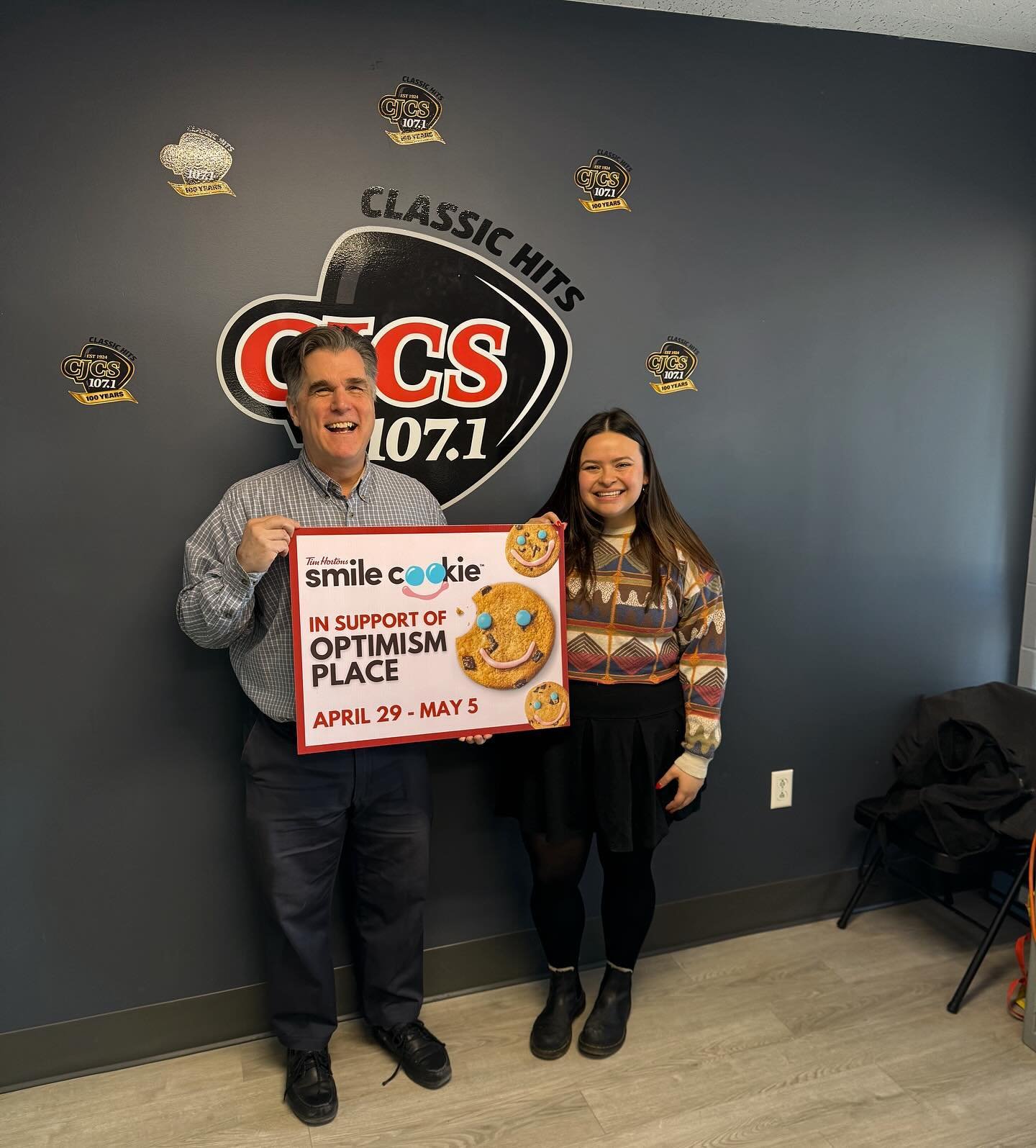 Did you hear us on @1071cjcs today?! Todays topic: Smile Cookie 🍪⬇️

3 days until you can get your hands on delicious AND charitable smile cookies 🙌🏼

➡️ pre order using the link in our bio!
