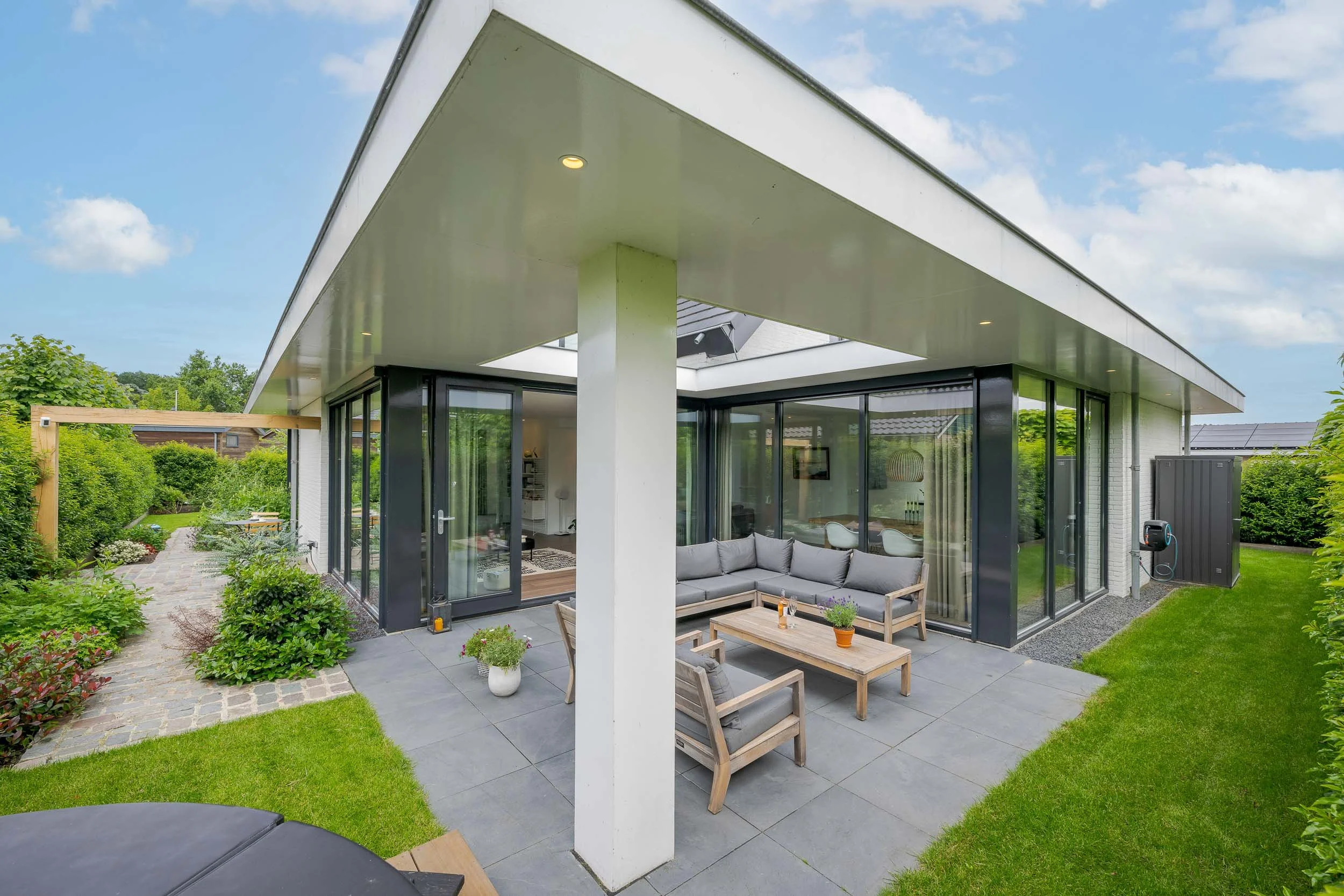 luxe-villa-voorschoten-07.jpg