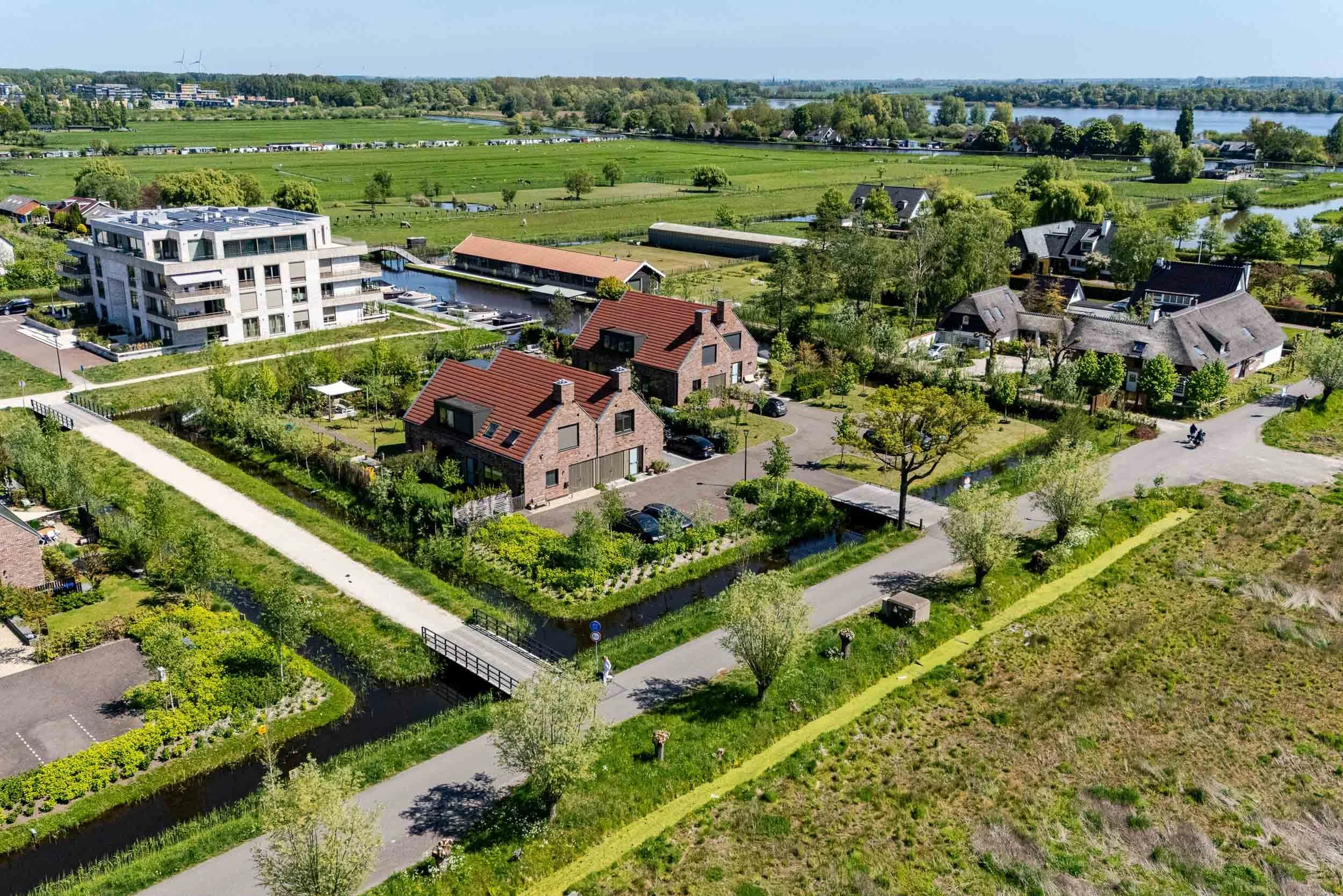 Geschakelde villa - Voorschoten
