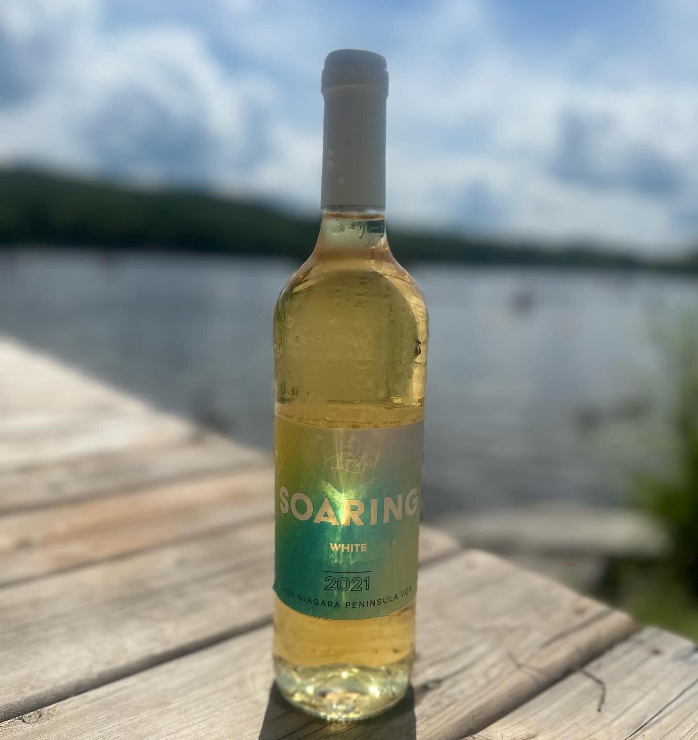 Introducing part 1/2 of Redtail&rsquo;s NEW Soaring Series!! 🥂

The Soaring&rsquo;s are a special representation of our team &amp; what makes us Redtail Vineyards! &hearts;️

Our 2021 Soaring White displays richness &amp; boasts flavours of ripe pea