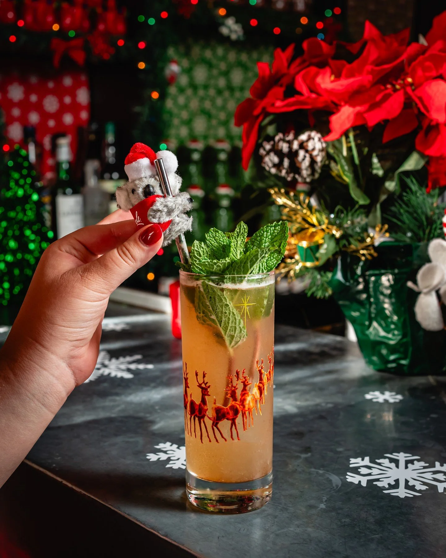 Have yourself a merry little cocktail with a merry little koala friend. ;)

#MiraclePopUp #MiraclePartner #MiracleOnBloomfield