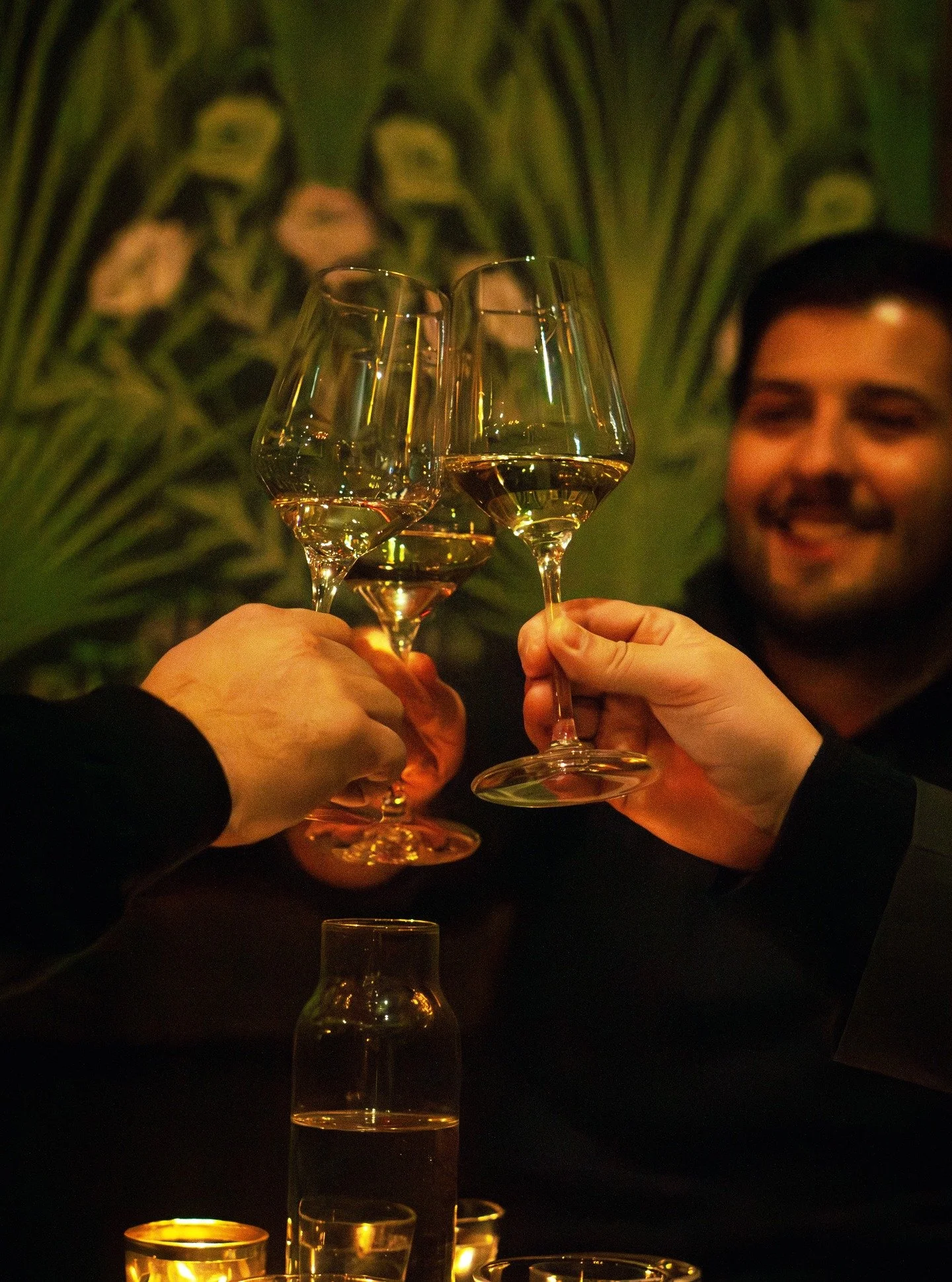 A little swirl back to last week&rsquo;s Paul Hobbs Wine Dinner 🍷

Five courses, thoughtfully paired wines, and a room full of people who truly appreciate both. Thank you to all who joined us for such a special evening.

Next stop: France 🇫🇷. 
Mor