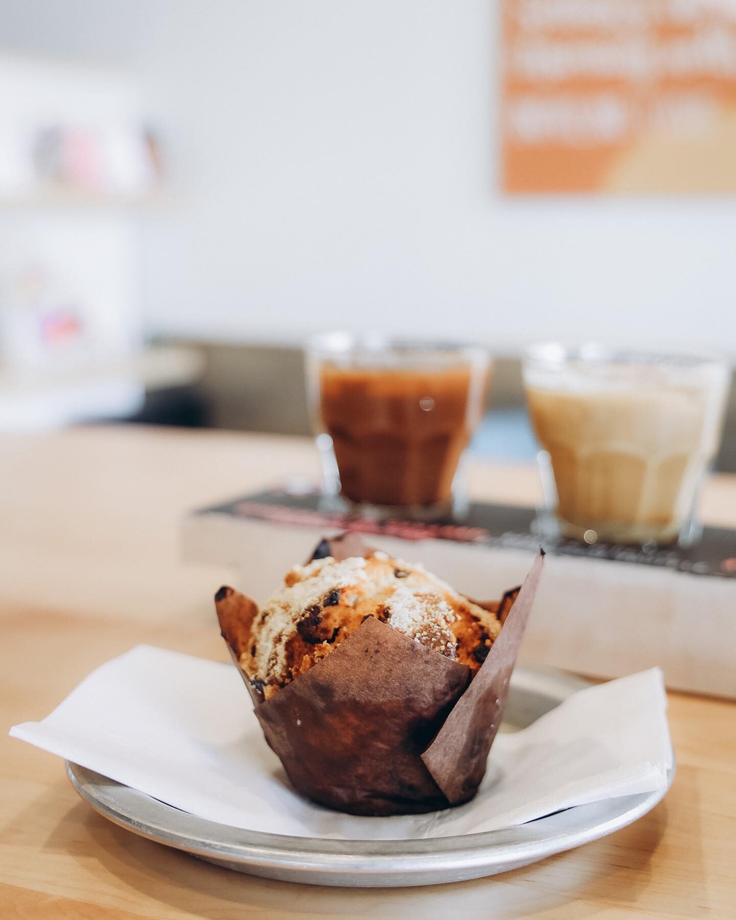 It&rsquo;s FriYAY! Grab your friends and come celebrate the weekend with a few of our sweet treats! We&rsquo;ll be here til 7 🤍

#friday #fridayvibes #friyay #weekendbrunch #newday #lincoln #lnk #eatlnk #lnkcoffeeshops #lincolnneb #lincolnnebraska #