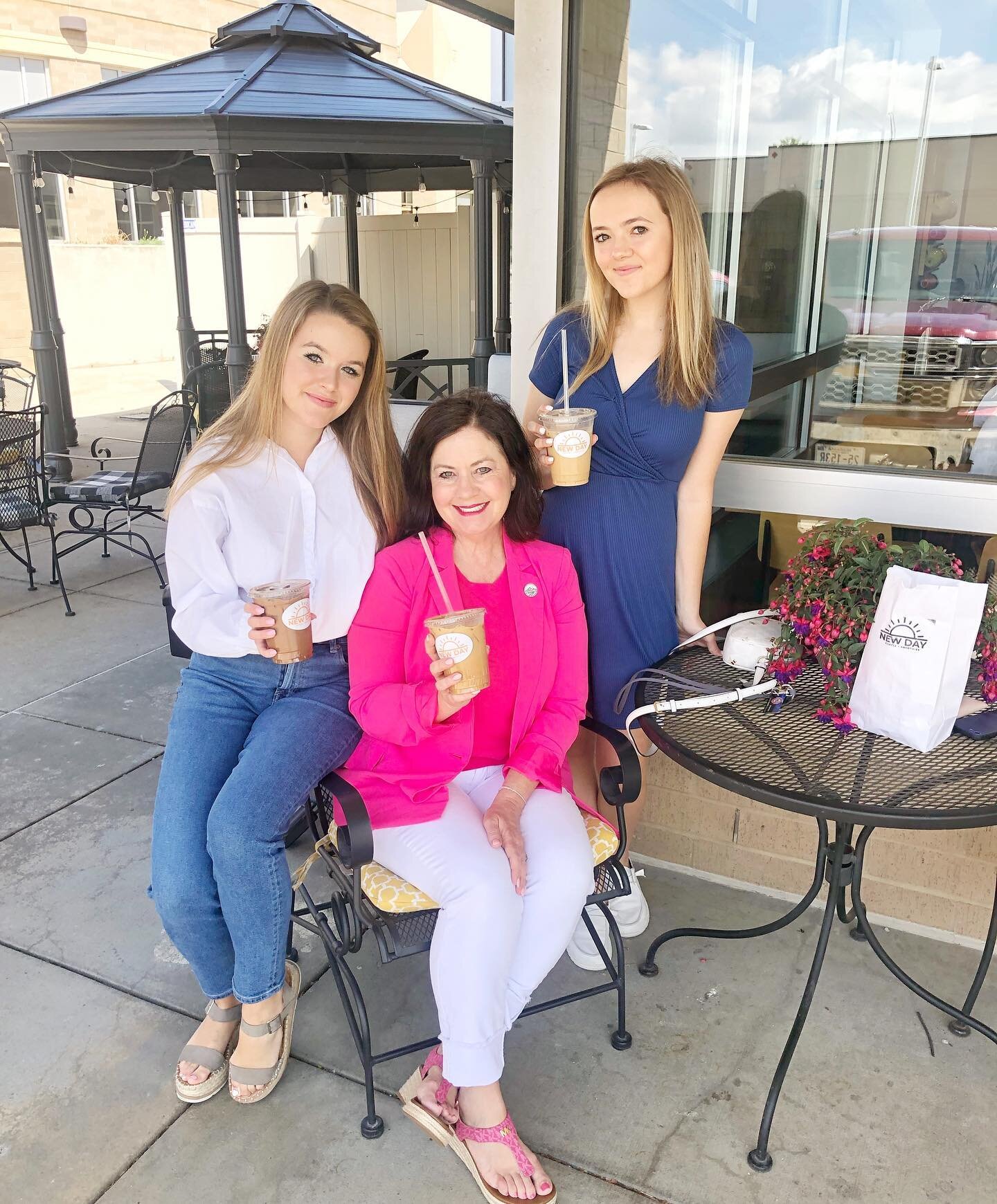 Happy Mother&rsquo;s Day to all the wonderful moms! 🌸 If you're a mom, stop by and enjoy half off any one drink! We appreciate you and all you do! 💗 

#happymothersday #thankyoumom #coffee #celebrate #mothersday