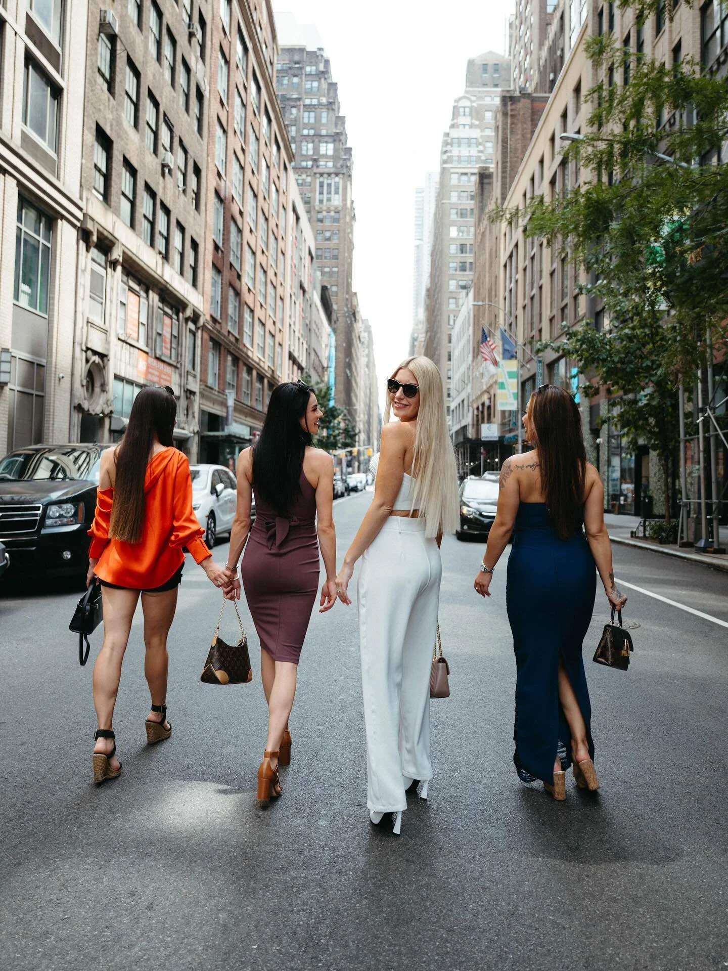 where else to celebrate the perfect bachelorette but nyc? 🤍🍾

#nyc  #nycbachelorette #nycphotoshoots #nycfashion #fashionphotoshoots #portraitphotoshoot