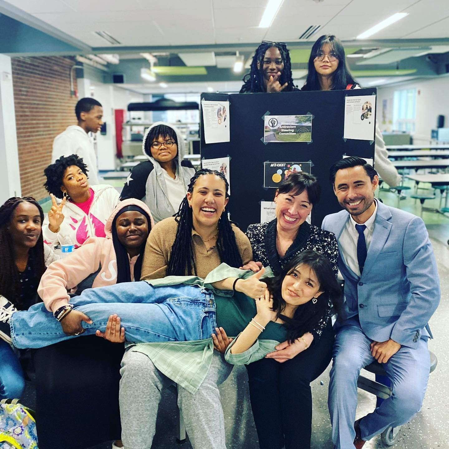 Our @winooski4antiracism crew is amazing. They always fill me with energy, hope and awe. 

Tonight they asked our Superintendent finalists the hard questions and engaged them in ways that taught me quite a few things&hellip;

Here they are taking a d
