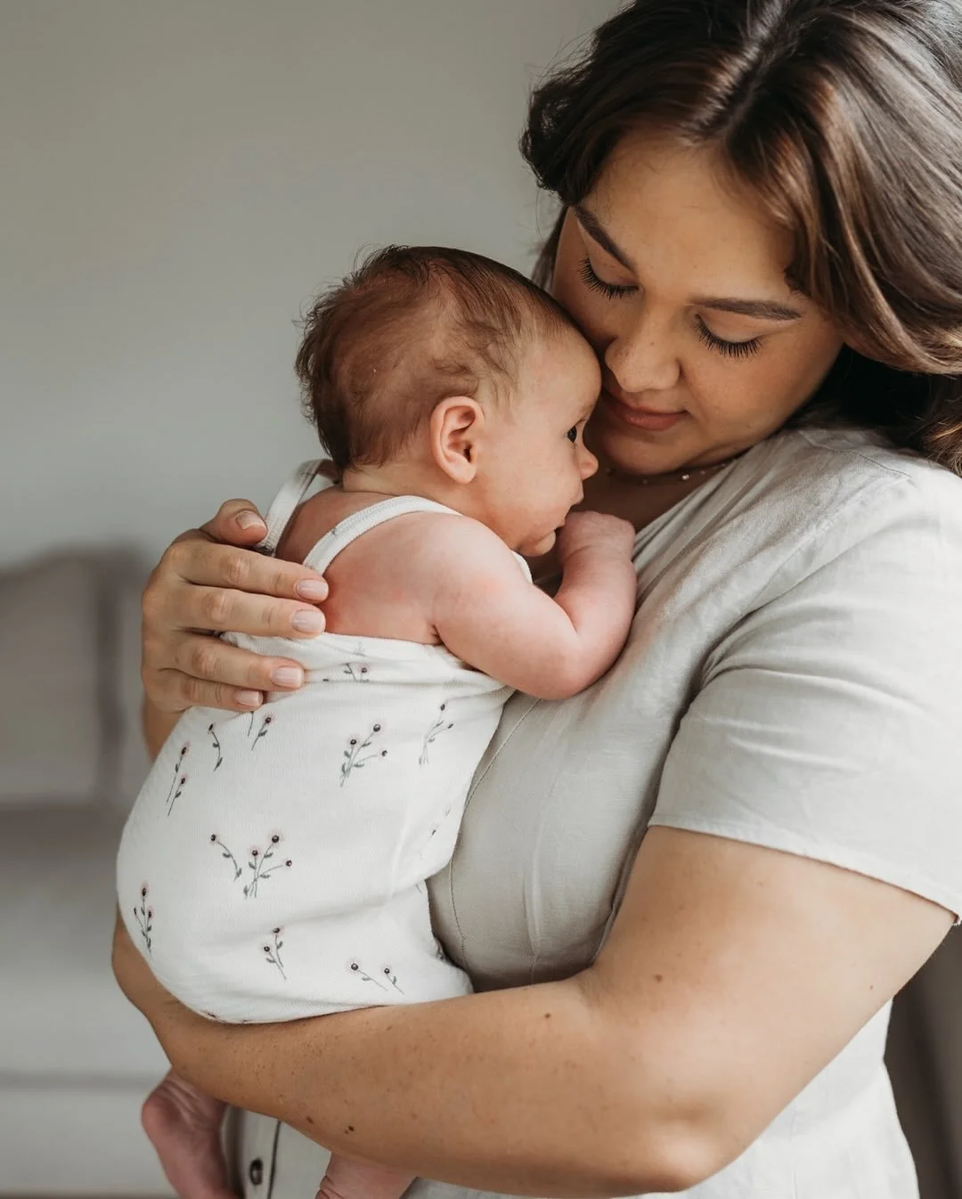 This little baby and their beautiful family of five &mdash; it&rsquo;s always such a joy to witness how they&rsquo;ve grown. We first met when they were expecting their first child, and I feel so blessed to see their journey unfold and to witness the