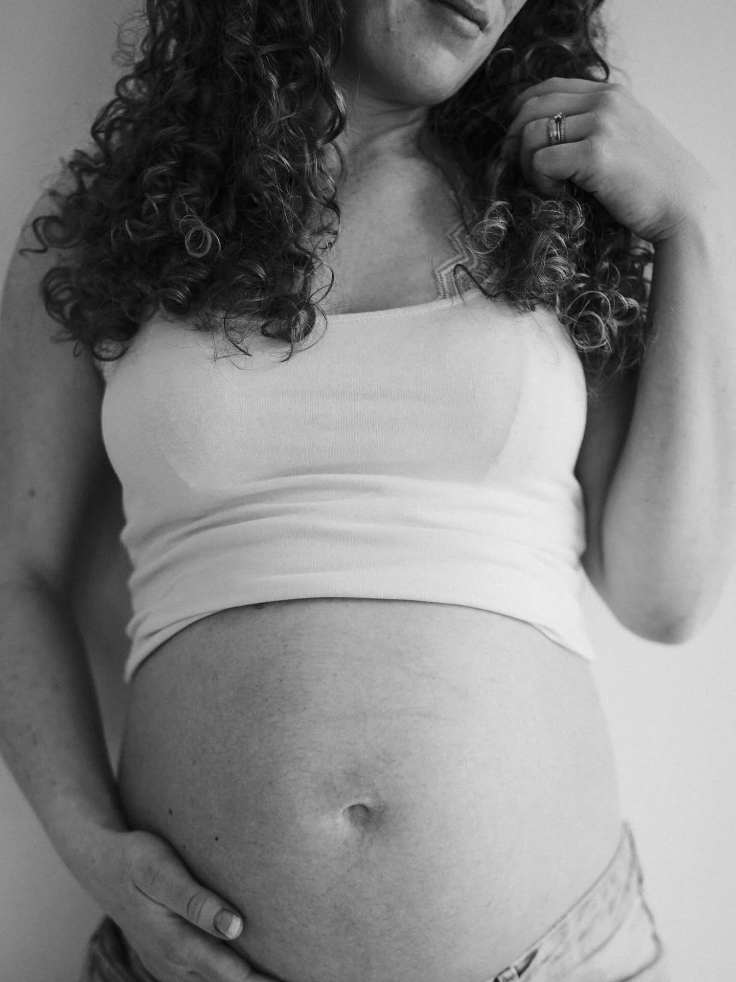 Maternity Session 👌🏻
.
.
.
# #babyfotografregensburg #ignitedmotherhood #regensburgfotograf #regensburg #napcplittle #schwangerschaftsshooting #schwangerschaft #photographybypavlina #babybauchshooting #babybachshootingzuhause #clickpromaster #click