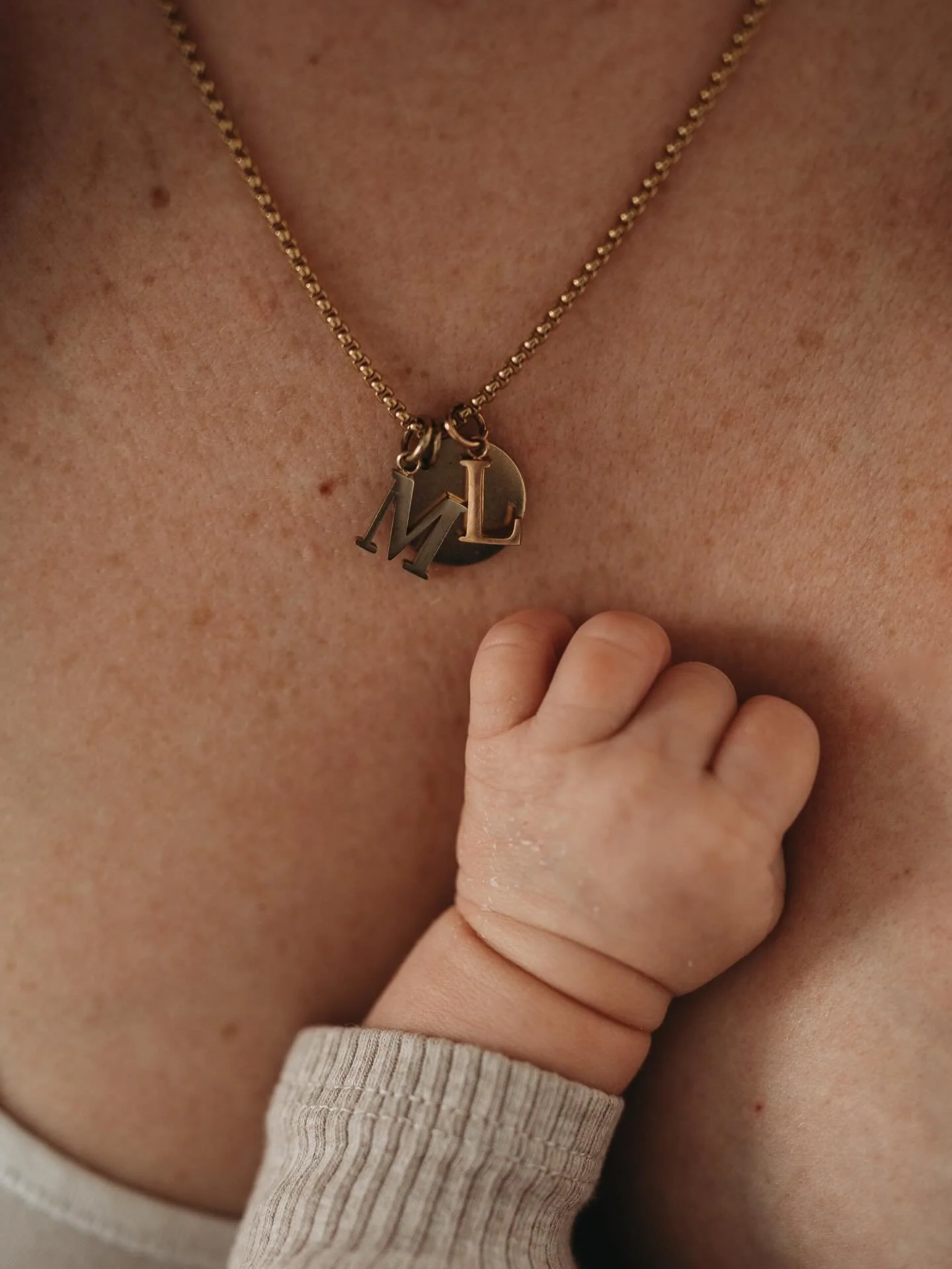 Newborn Session Regensburg
.
.
.
#babyfotografregensburg #newbornsession #photographybypavlina #neugeborenenfotografie