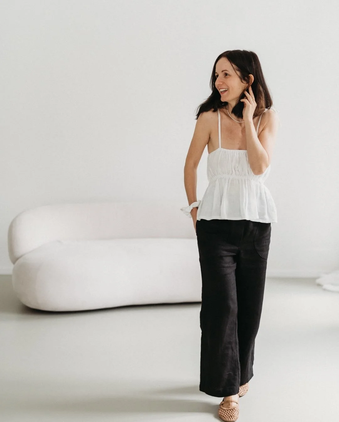 Timeless linen design brought to life in a personal brand shoot with Claudia Tartaglia.
.
.
.
#TimelessDesign
#LinenStyle
#SlowFashion
#PersonalBrandShoot
#SustainableFashi @byclaudiatartaglia
