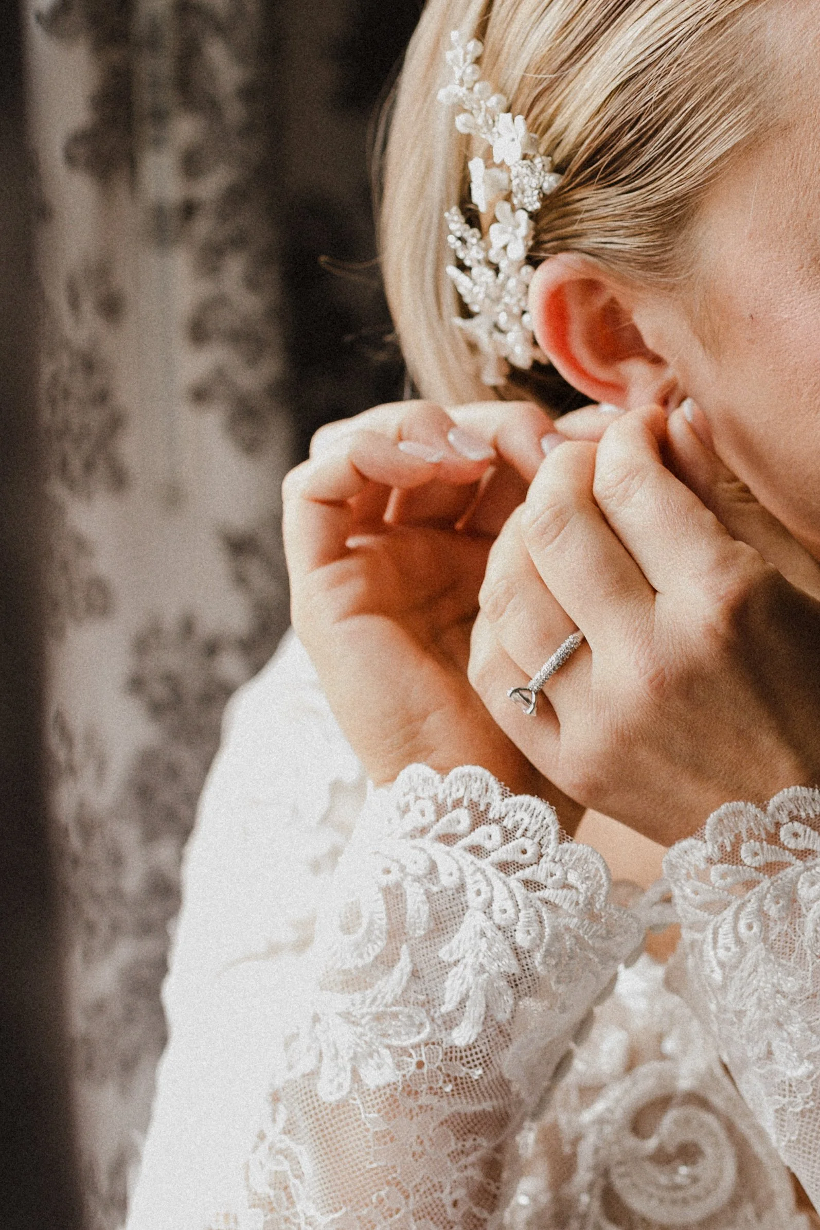 GettingReadyBride-73.jpg