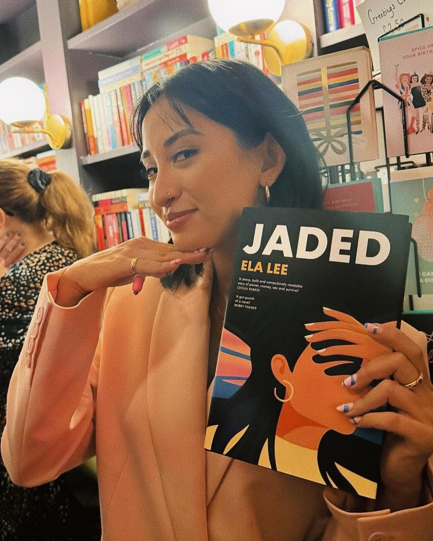 JADED, the brilliant debut novel from @ela_lee__ is now out in the UK! JADED is full of dark humour, an ode to female allyship and a heart-wrenching exploration of parental love. 

#happypublication #jaded #elalee #debutnovel #justpublished