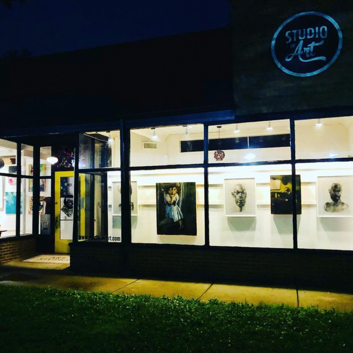 STUDIO OF ART - OUTDOOR SIGNAGE.jpg